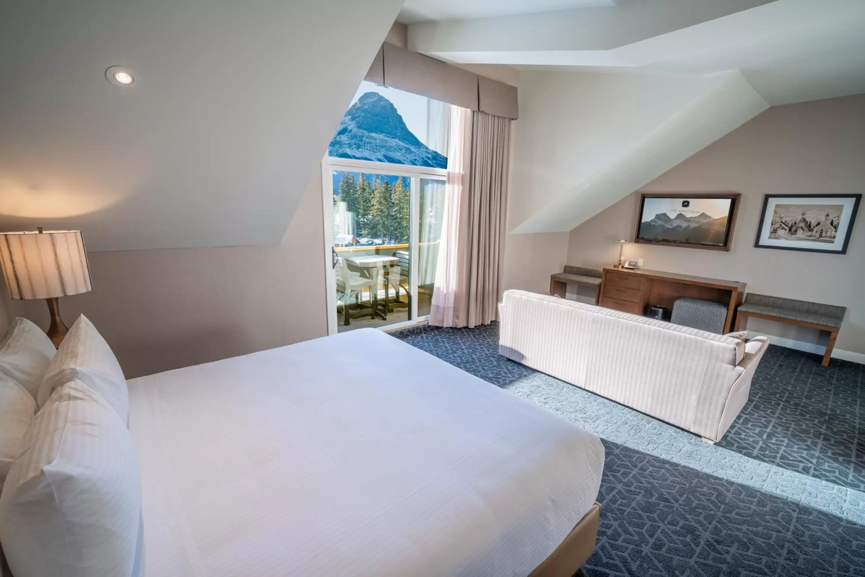 Deluxe King Room in The Malcolm Hotel Deluxe King Room in The Malcolm Hotel