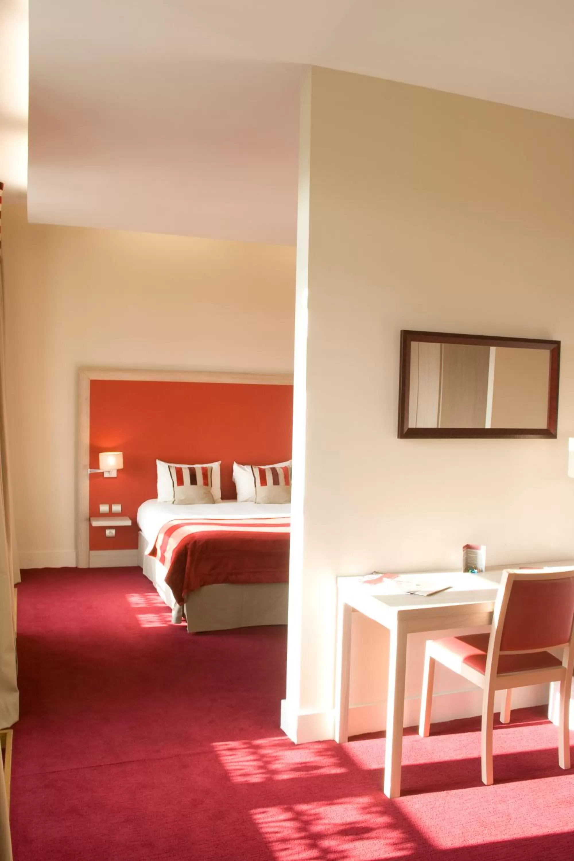 Photo of the whole room, Bed in Hôtel du Parc