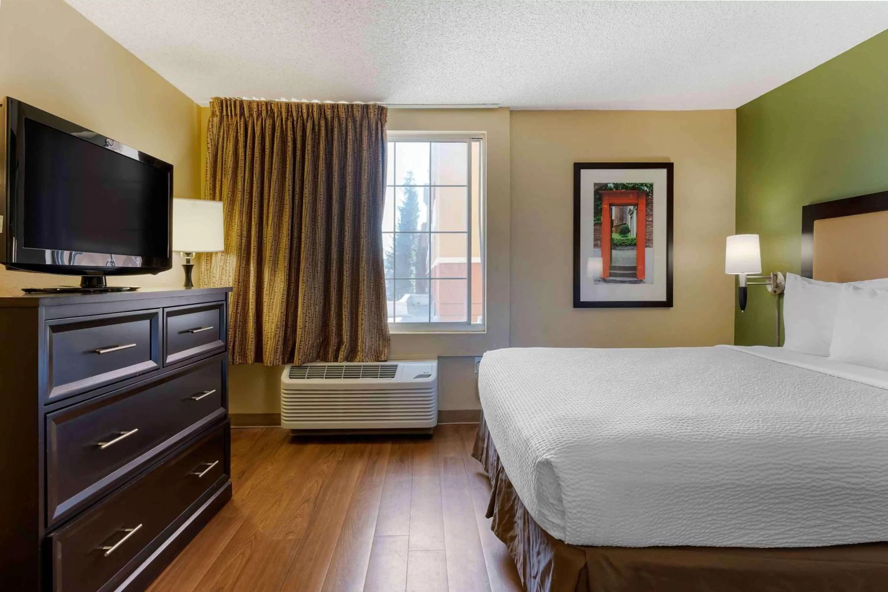 Bedroom, Bed in Extended Stay America Suites - San Jose - Downtown