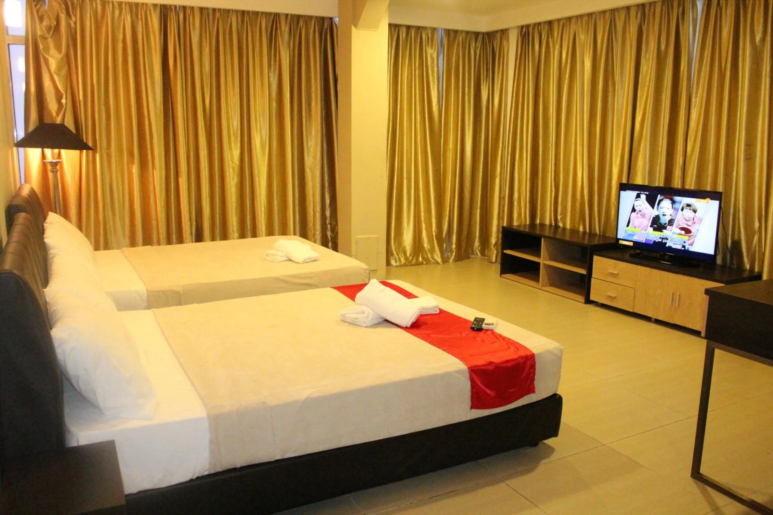 Photo of the whole room, Bed in T Hotel Jalan Tar