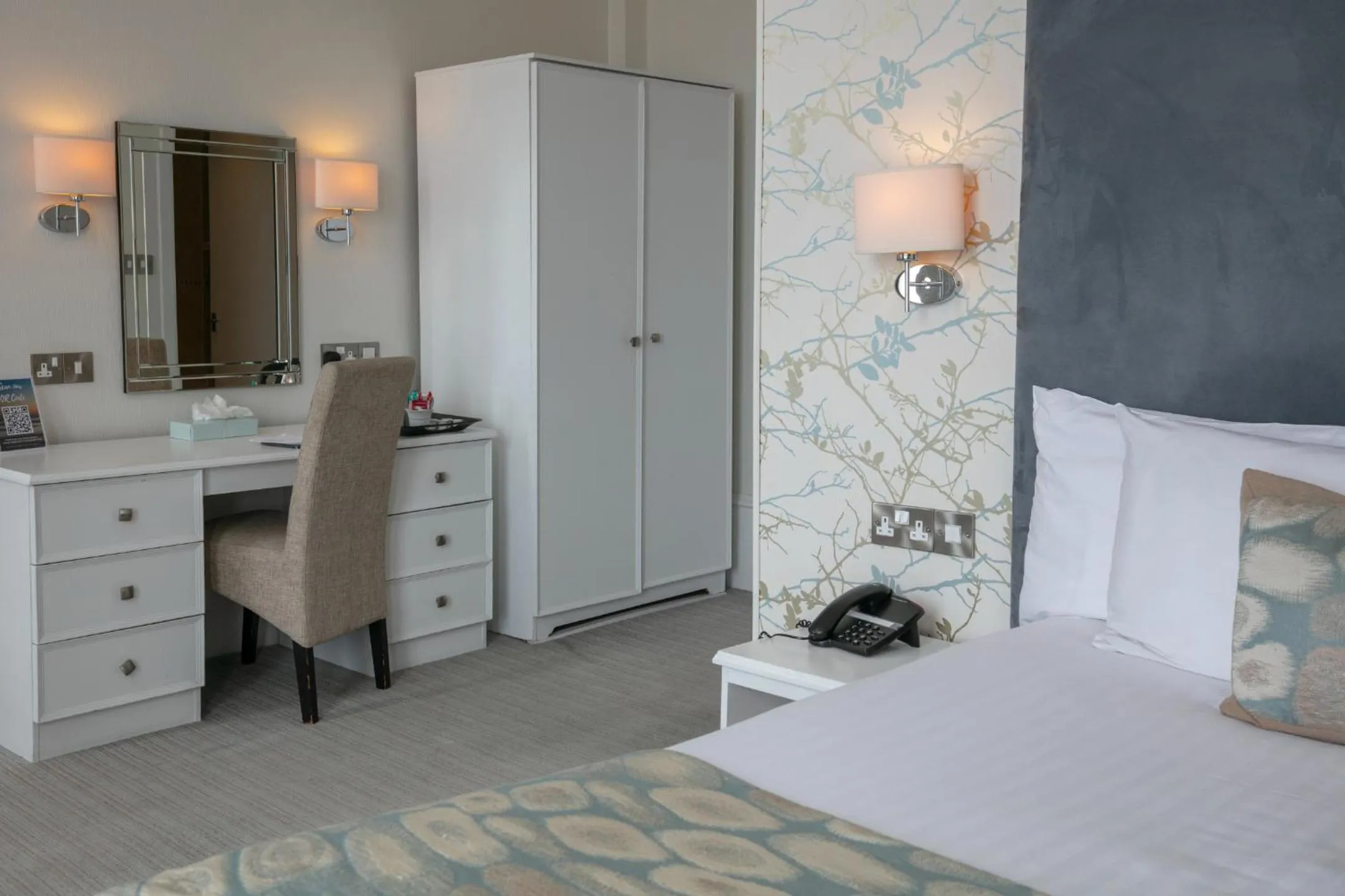 Bed in Best Western York House Hotel