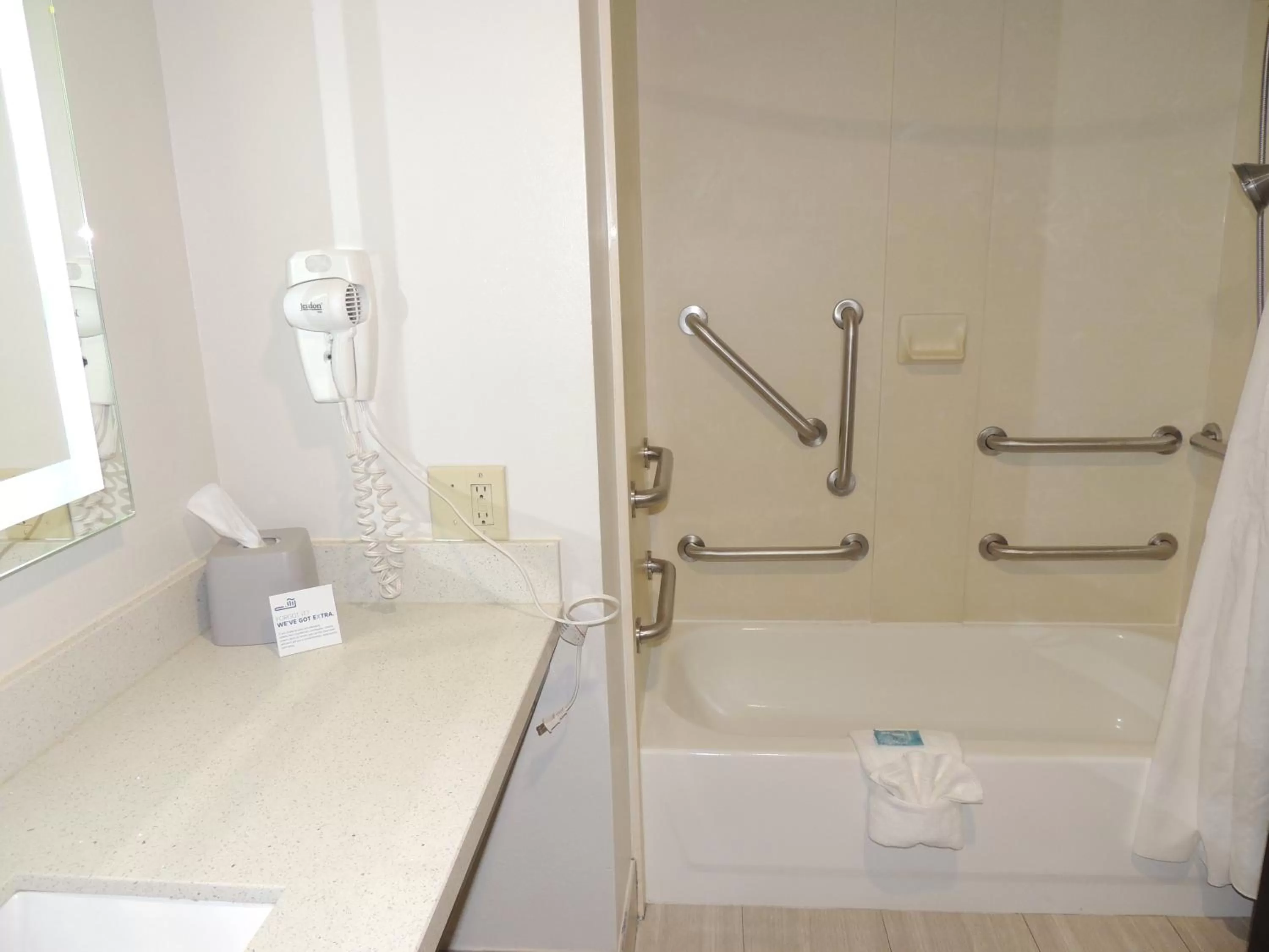 Photo of the whole room in Holiday Inn Express Trussville by IHG