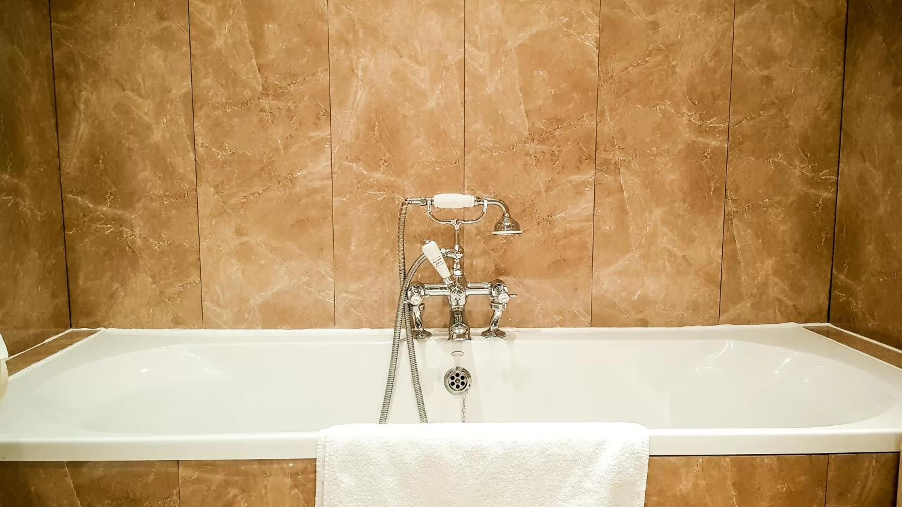 Bathroom in Colwick Hall Hotel