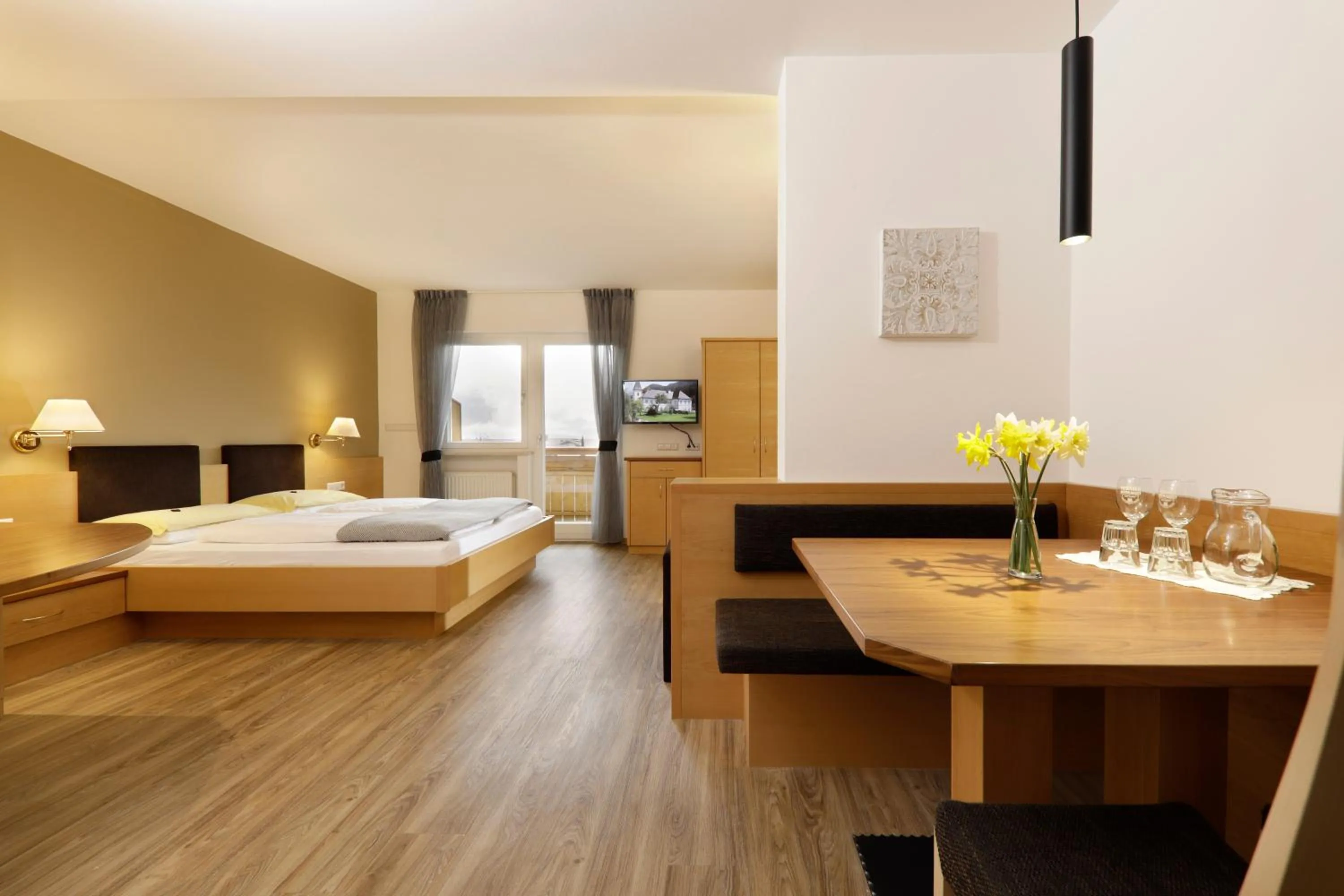 Bed in Das Mitterplarser Hotel