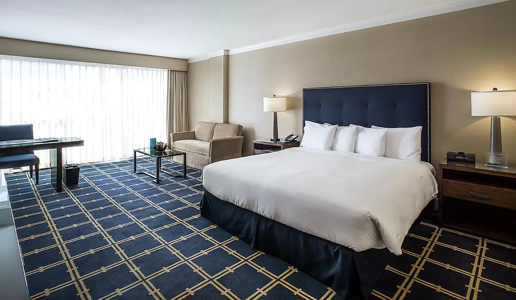 Photo of the whole room, Bed in Grand Hotel