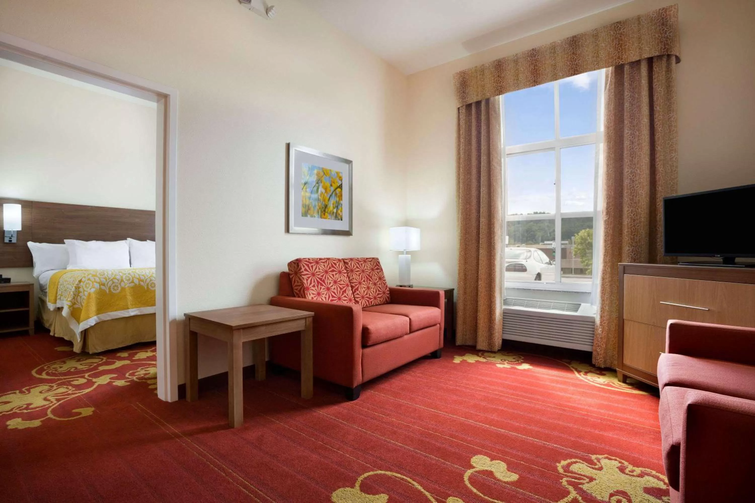 Photo of the whole room, Bed in Days Inn & Suites by Wyndham Caldwell