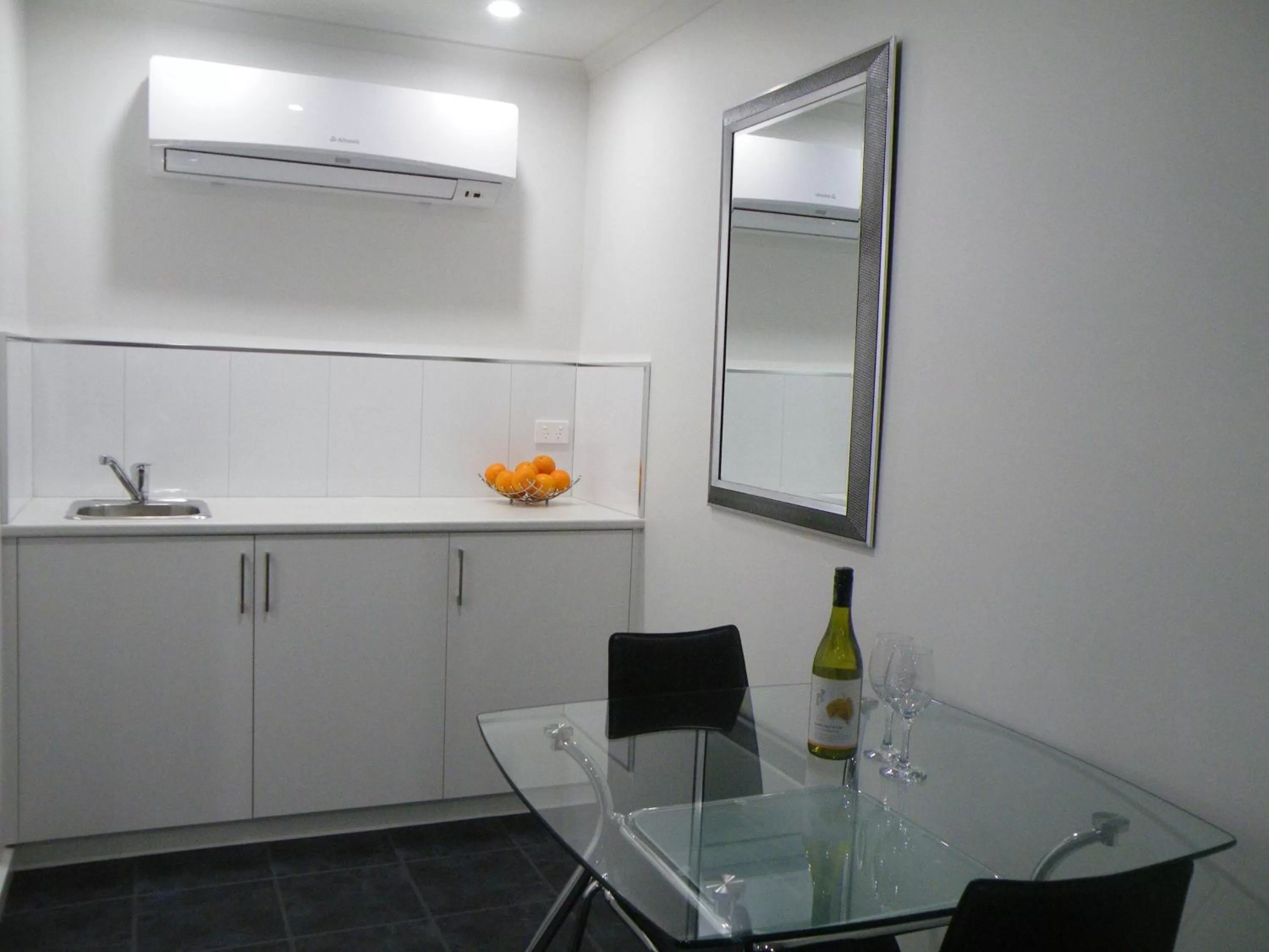 Dining area in Hamilton Lonsdale Motel