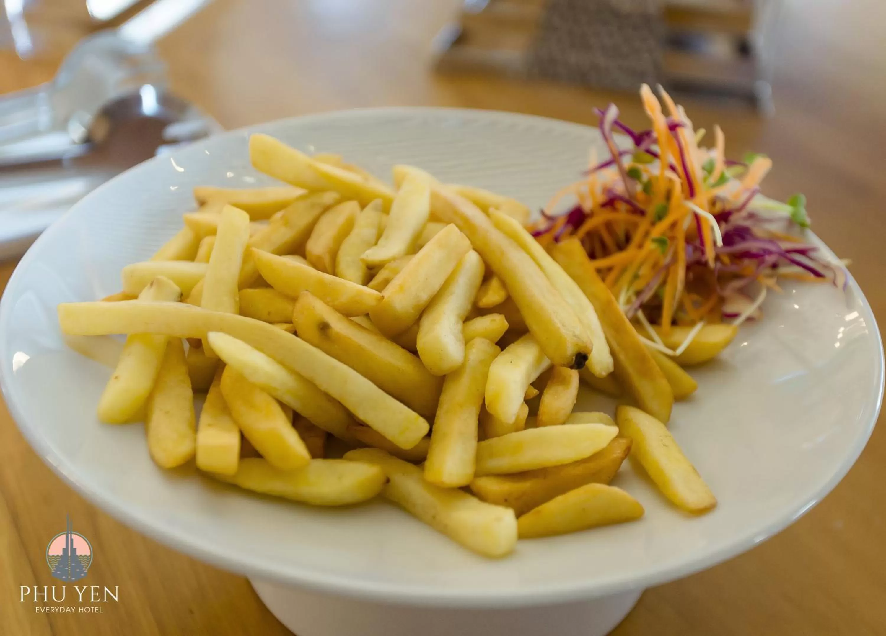 Restaurant/places to eat in PHÚ YÊN EVERYDAY HOTEL