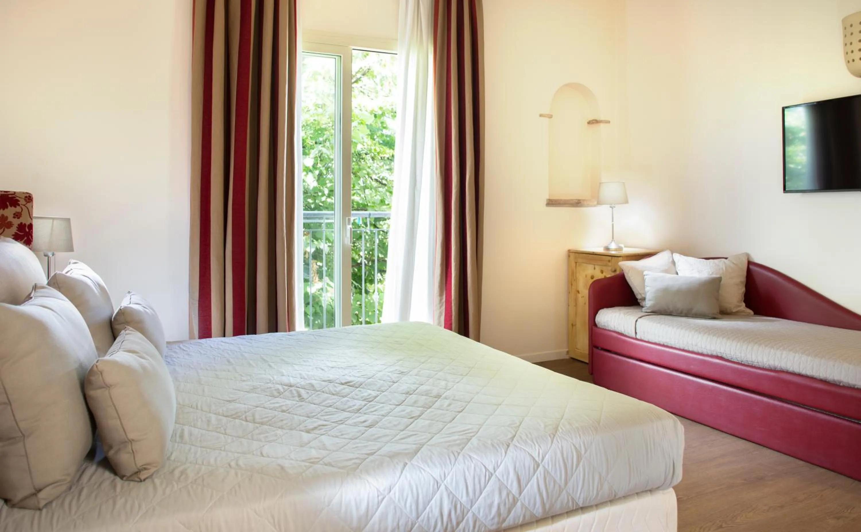 Photo of the whole room, Bed in Hotel LaMorosa