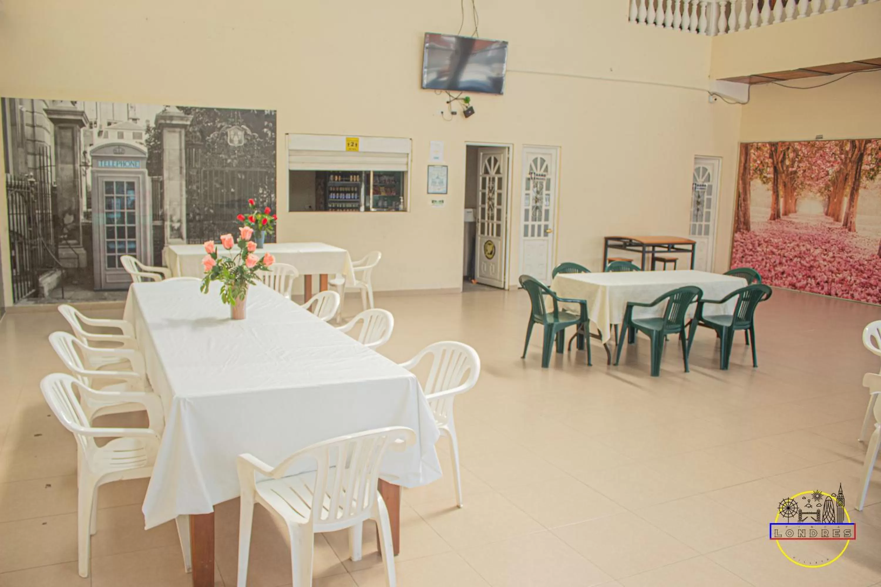 Restaurant/places to eat in Hotel Finca Londres