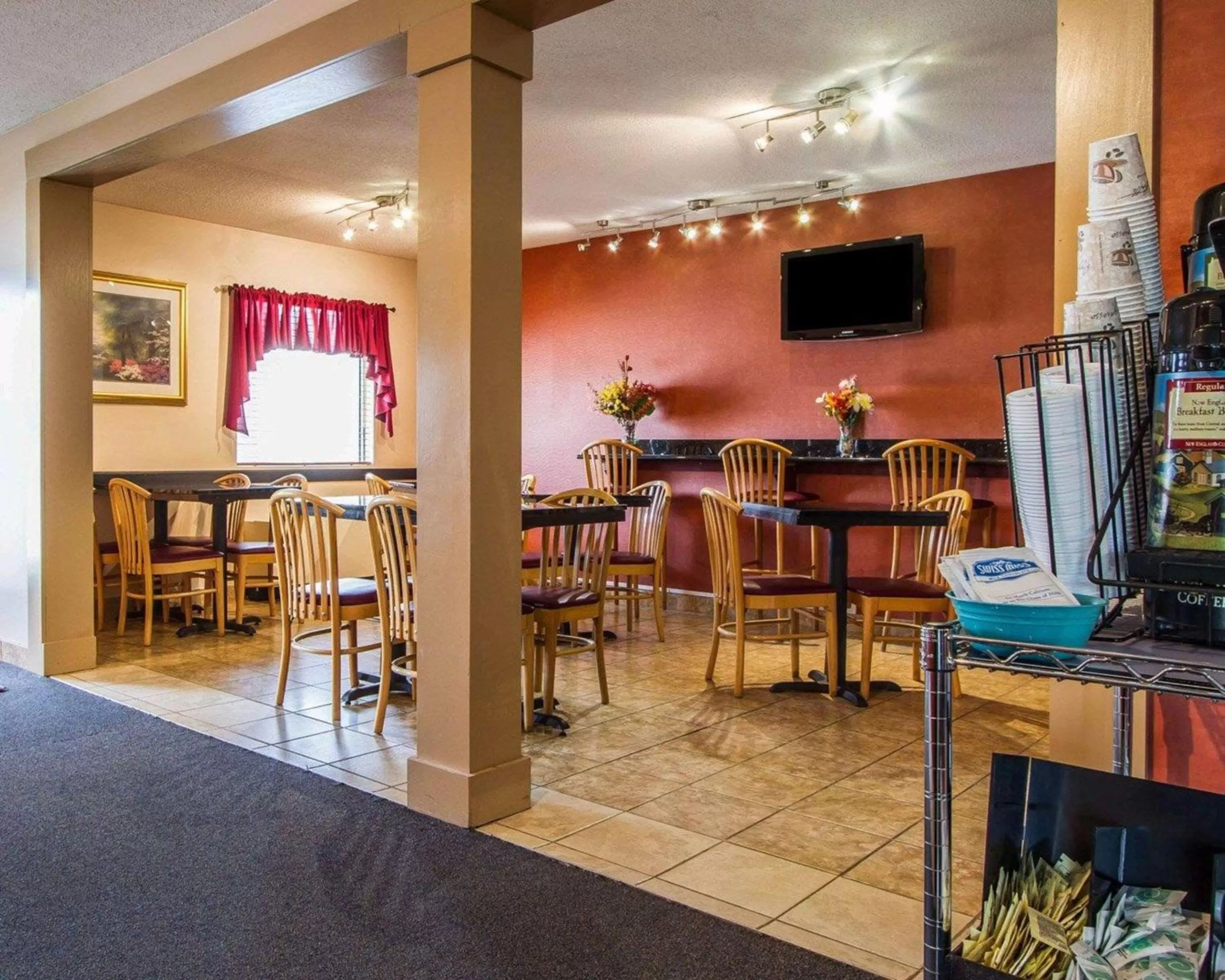Restaurant/places to eat in Econo Lodge Freeport - Brunswick Area