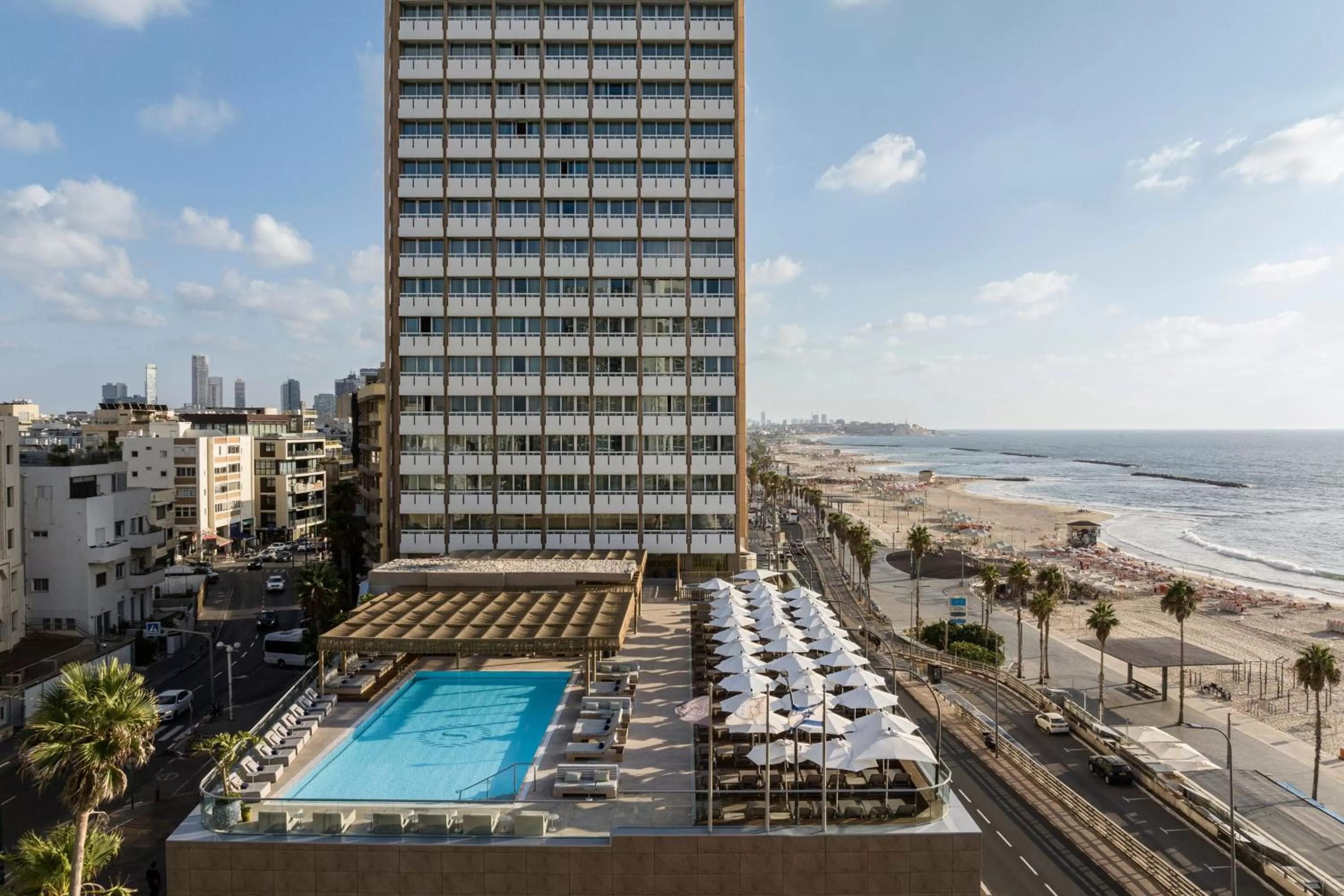 Swimming pool in Sheraton Grand Tel Aviv
