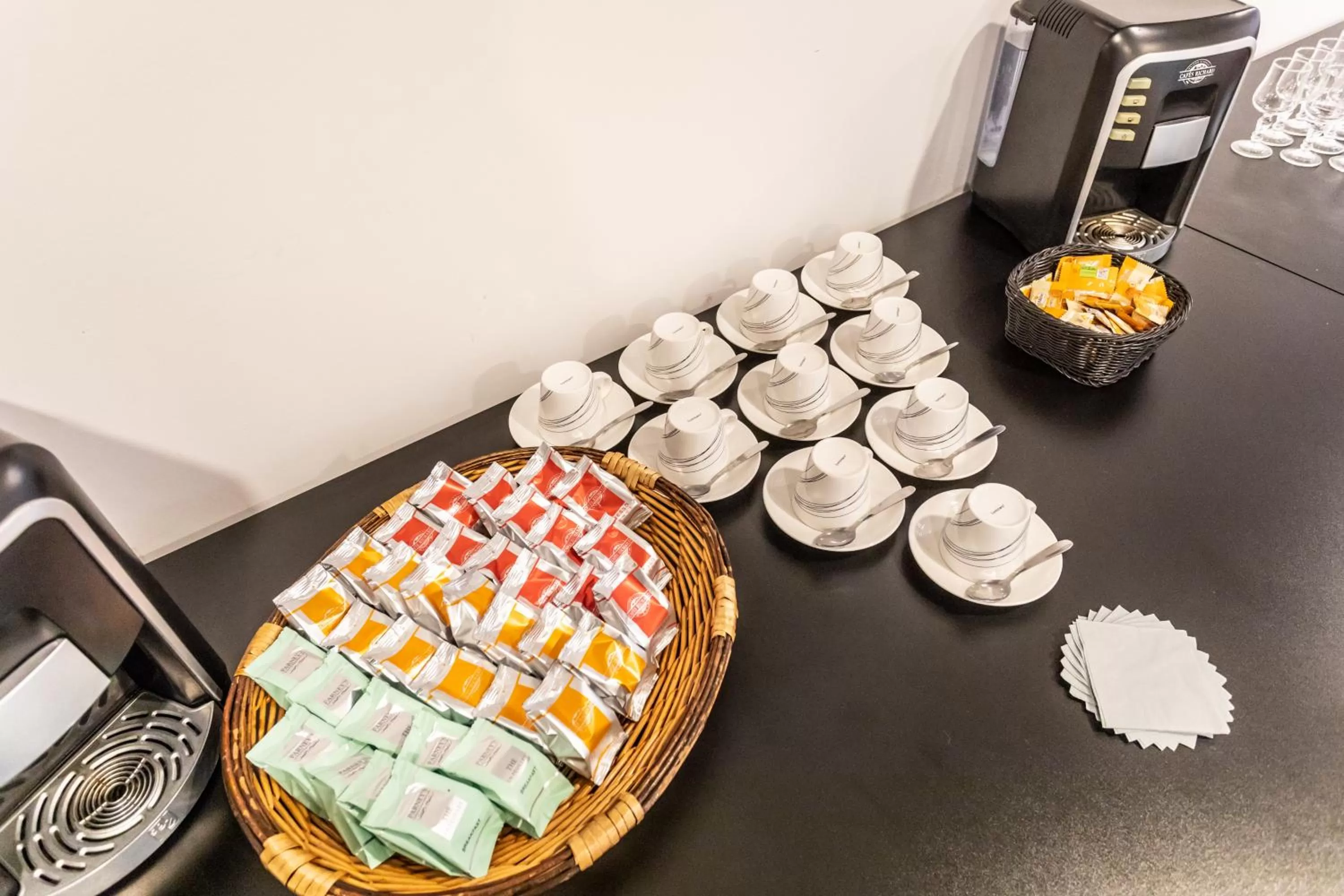 Banquet/Function facilities in Hôtel The Originals City Le Berry - proche centre-ville - Gare - parking - recharge véhicule