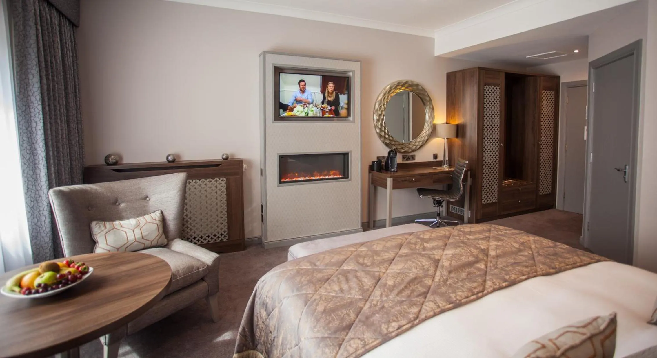 Bedroom, Bed in The Lodge Hotel