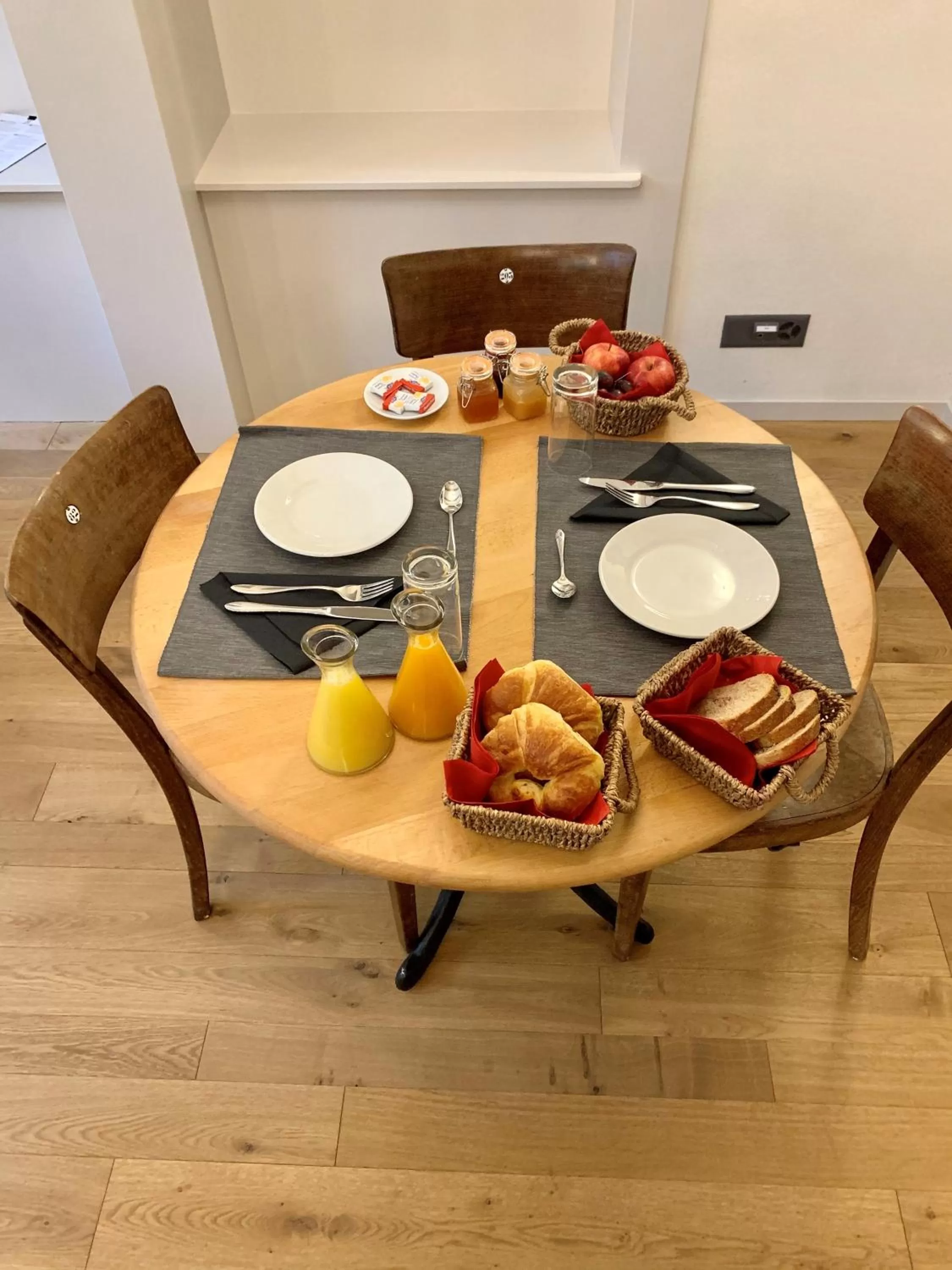 Food and drinks in Fleur de Lis