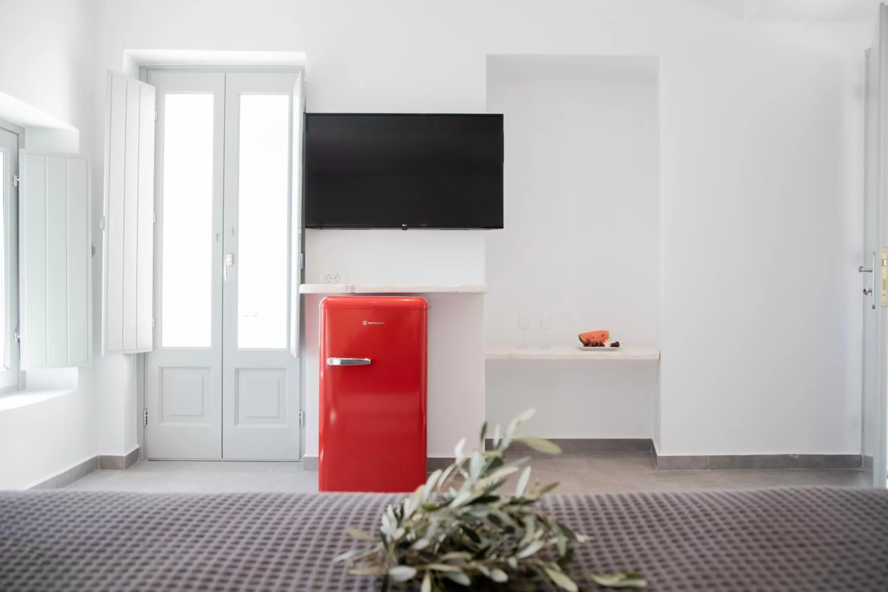 Caldera Cliff Illusion