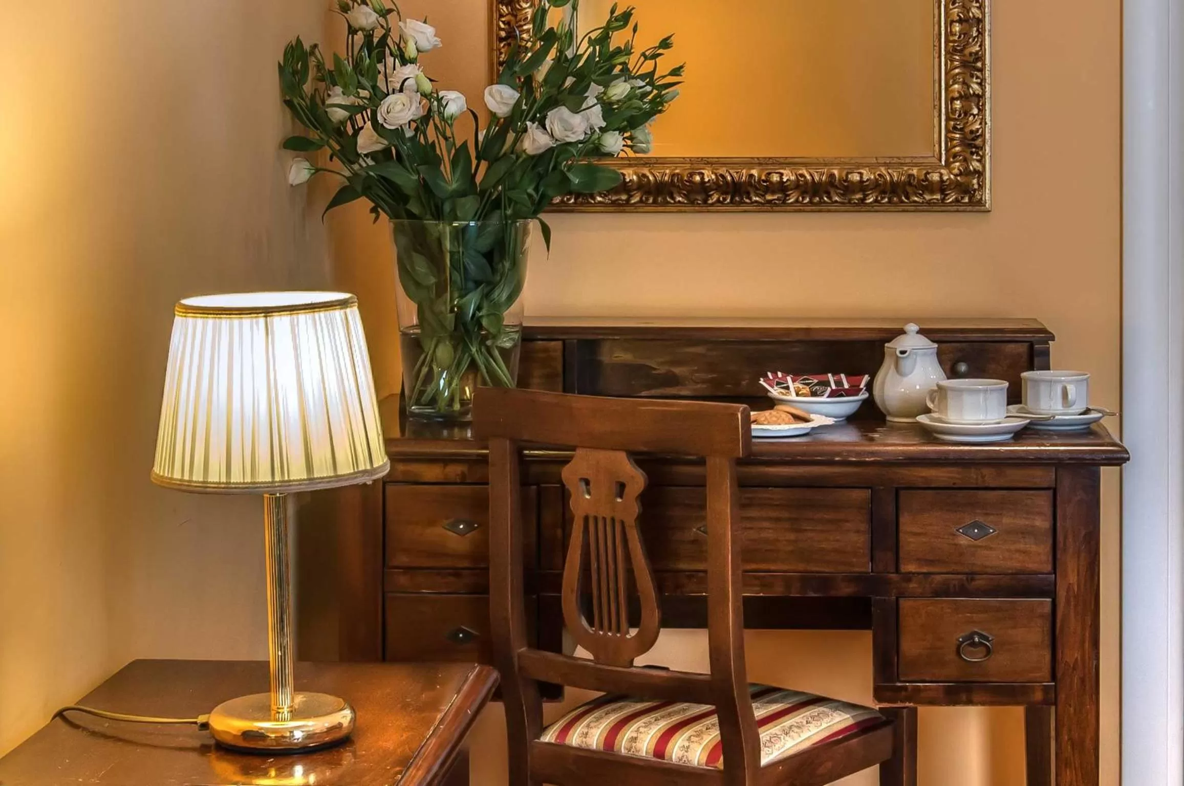 Decorative detail in Hotel Caracciolo