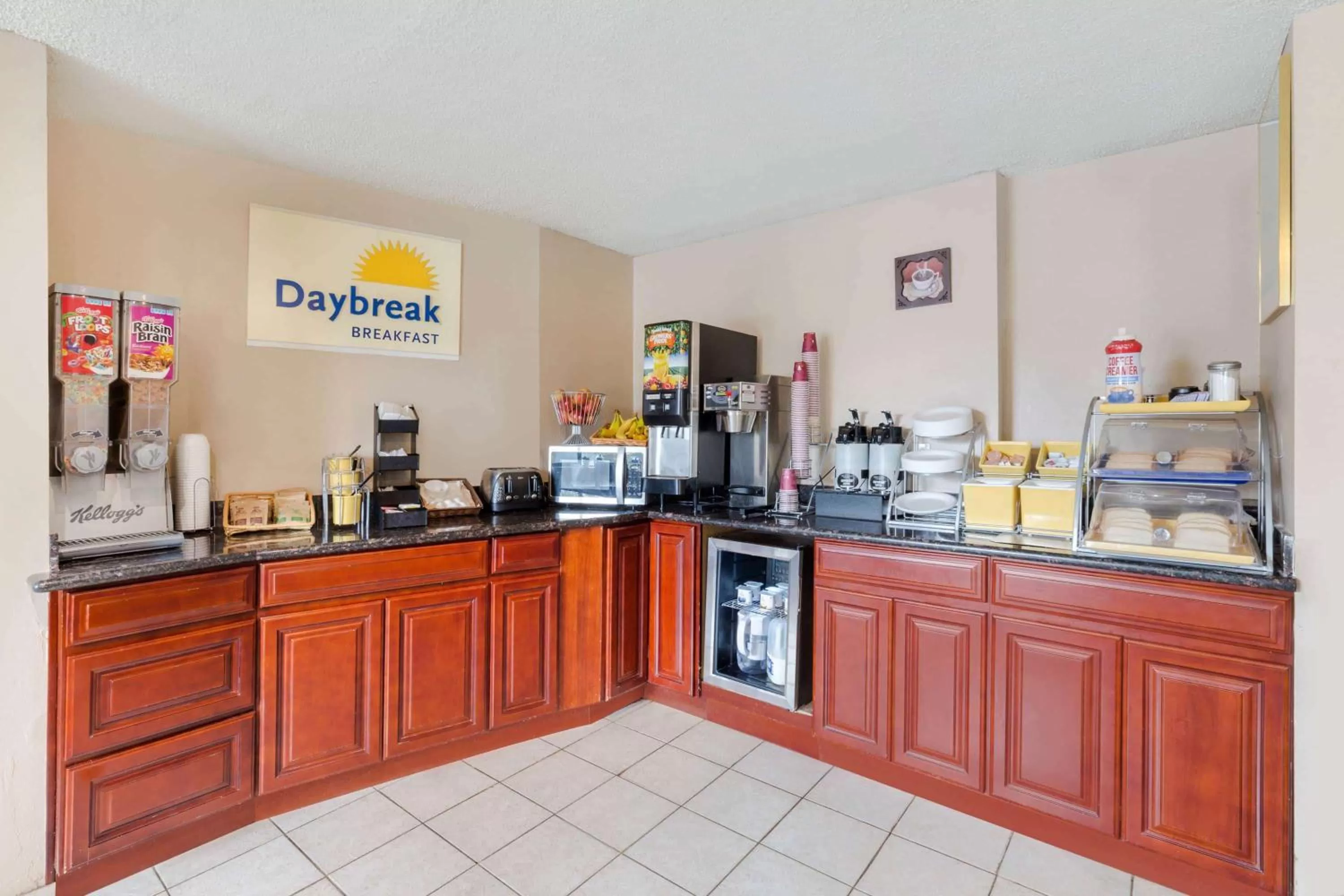 Restaurant/places to eat in Days Inn by Wyndham Auburn