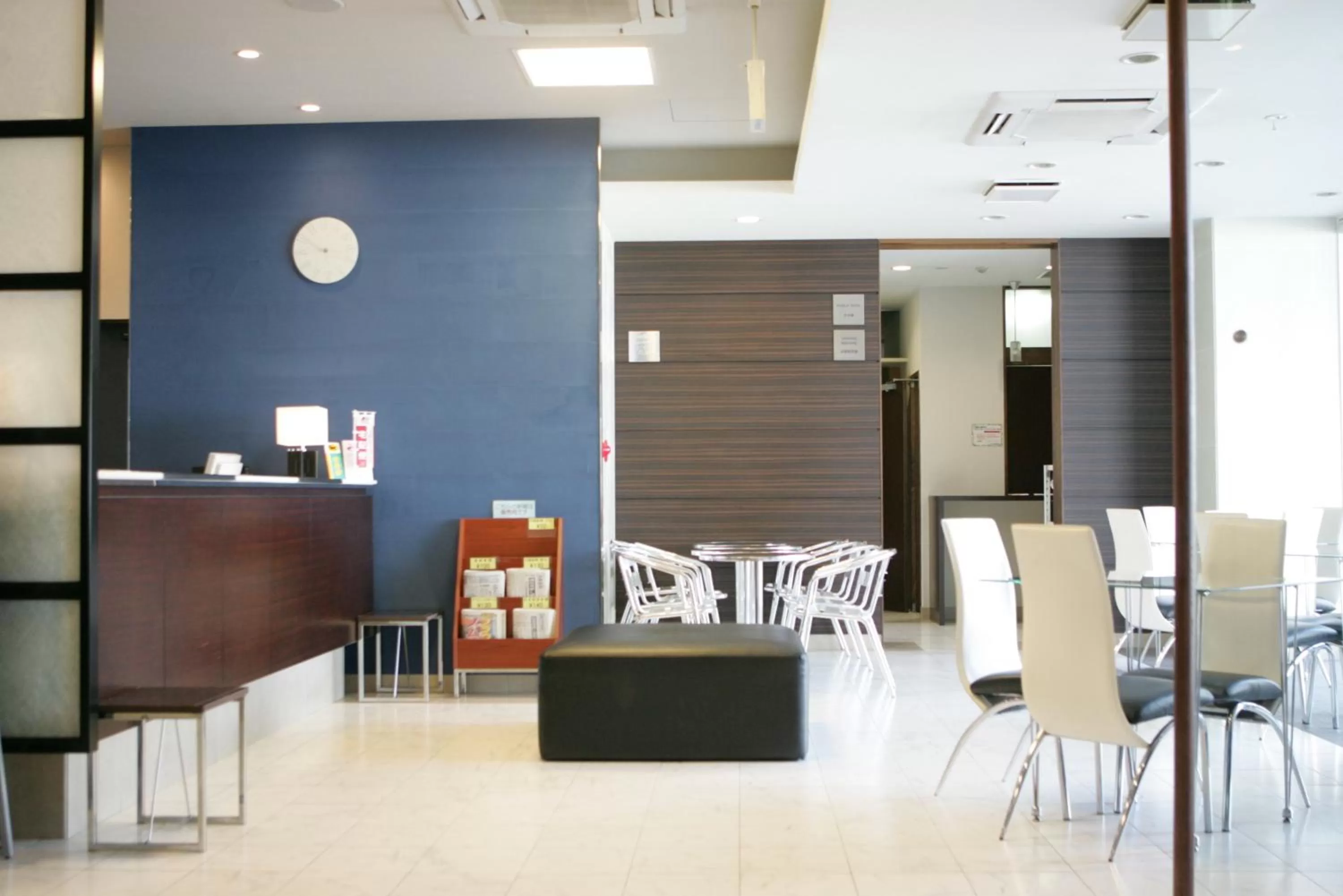 Lobby or reception in Green Rich Hotel Hiroshima Shinkansenguchi (Artificial hot spring Futamata Yunohana)