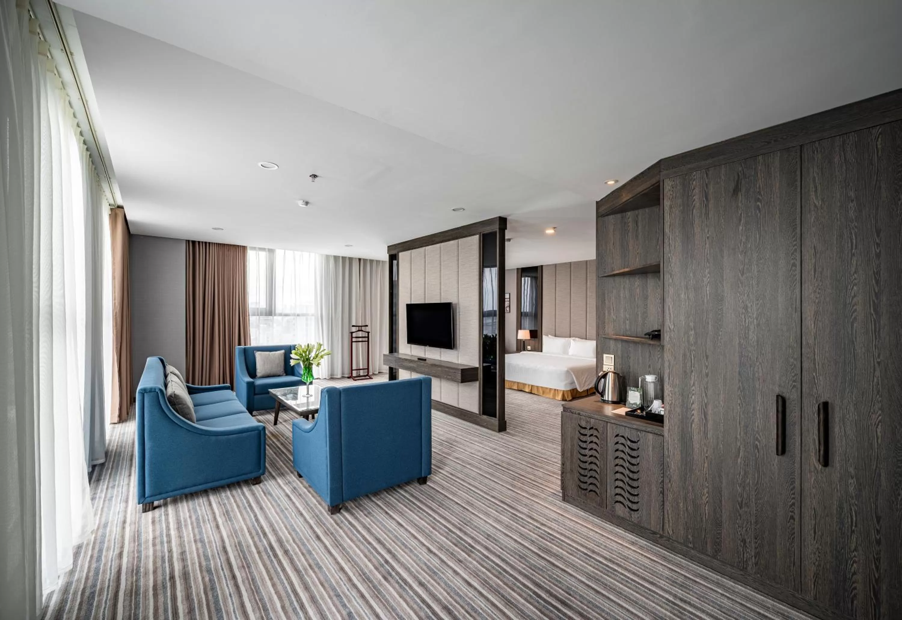 Living room in Muong Thanh Luxury Saigon Hotel