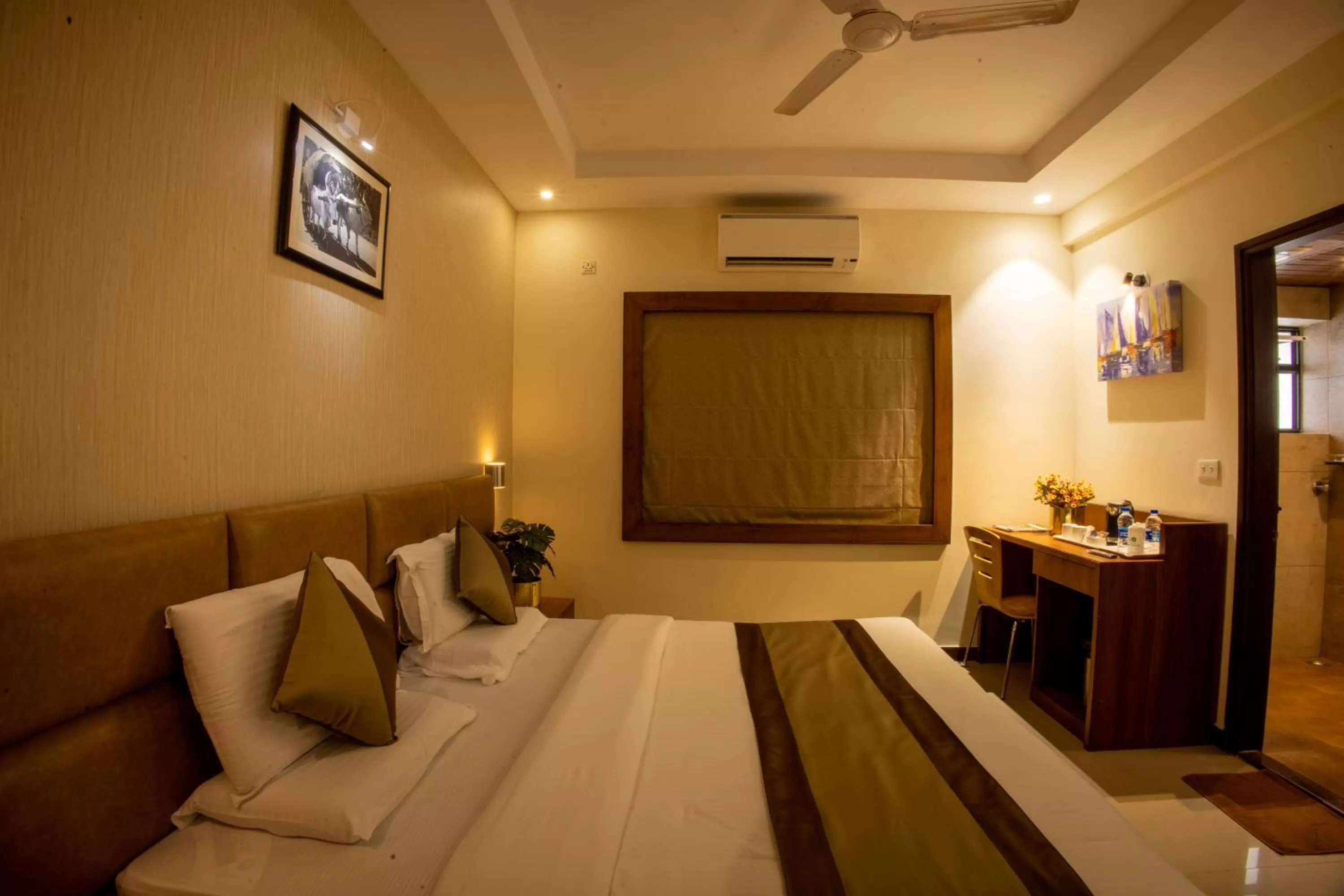 Bedroom, Bed in Metro Plaza Hotel by RAK Rooms, Mangaluru