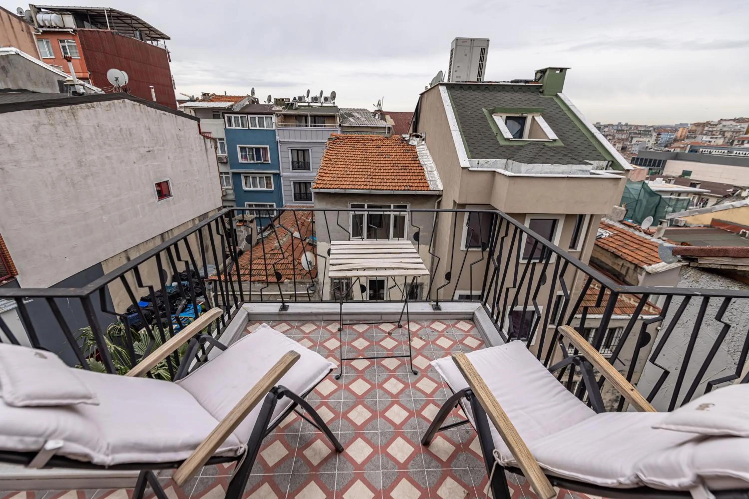 Balcony/Terrace in Calanthe Residence
