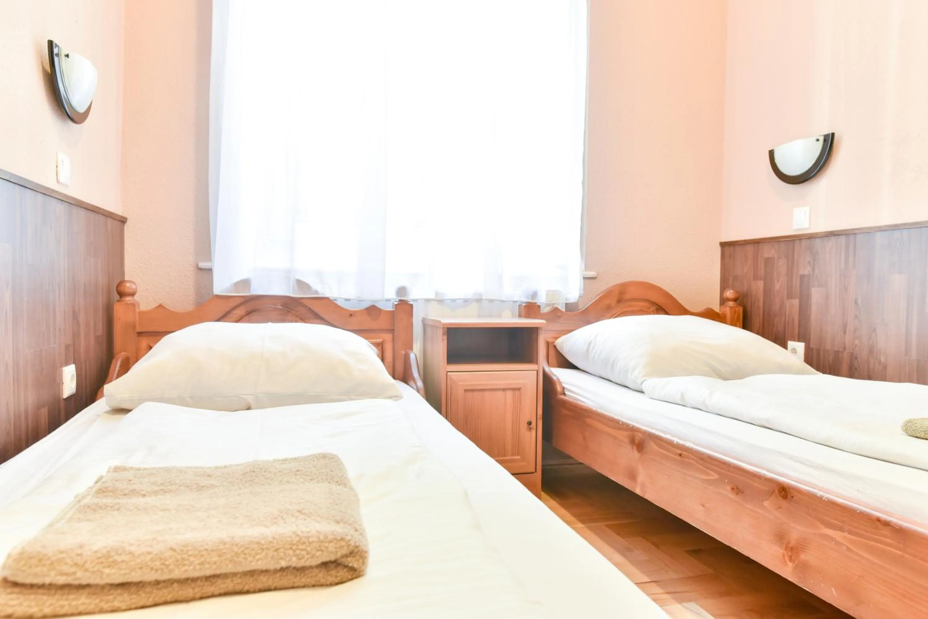 Photo of the whole room, Bed in Corvin Point Rooms and Apartments