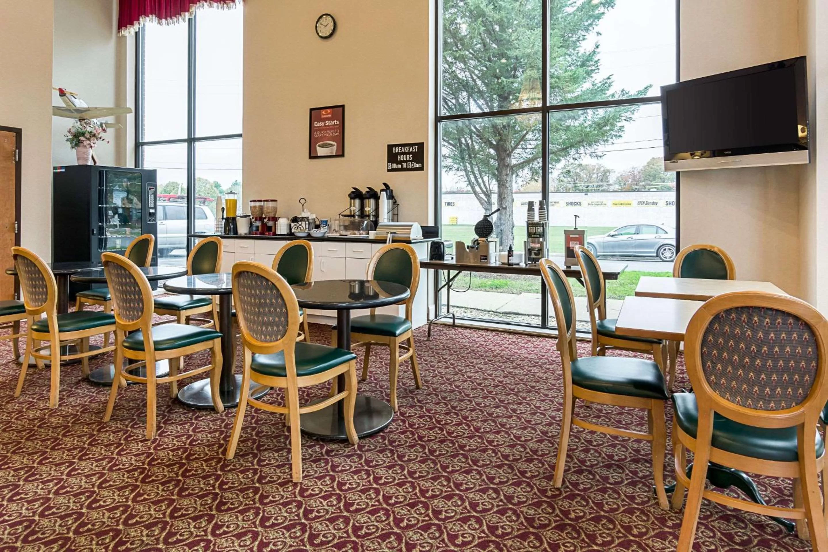 Restaurant/places to eat in Econo Lodge Andrews AFB