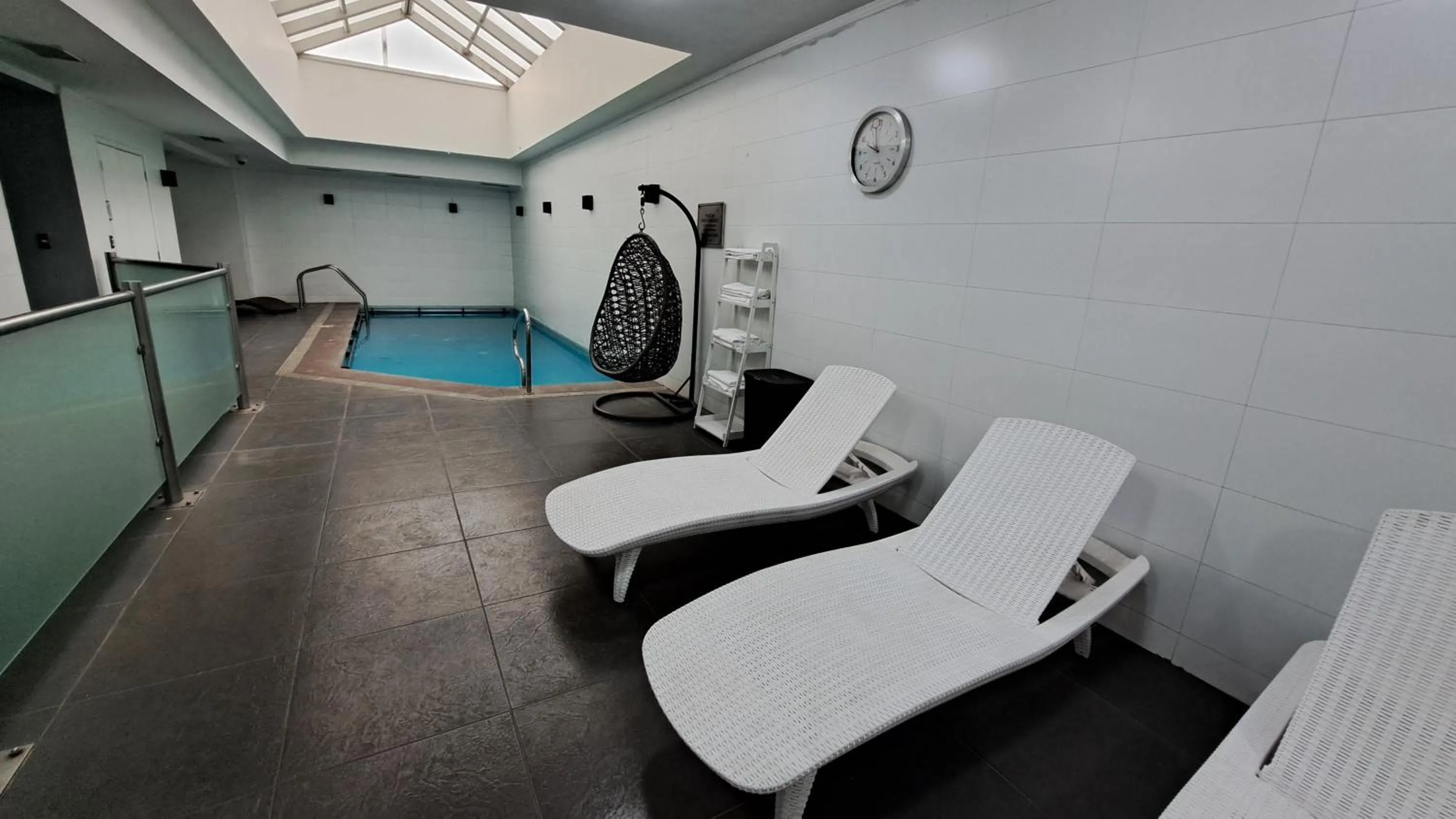 Swimming pool in Hotel Diego de Almagro Temuco