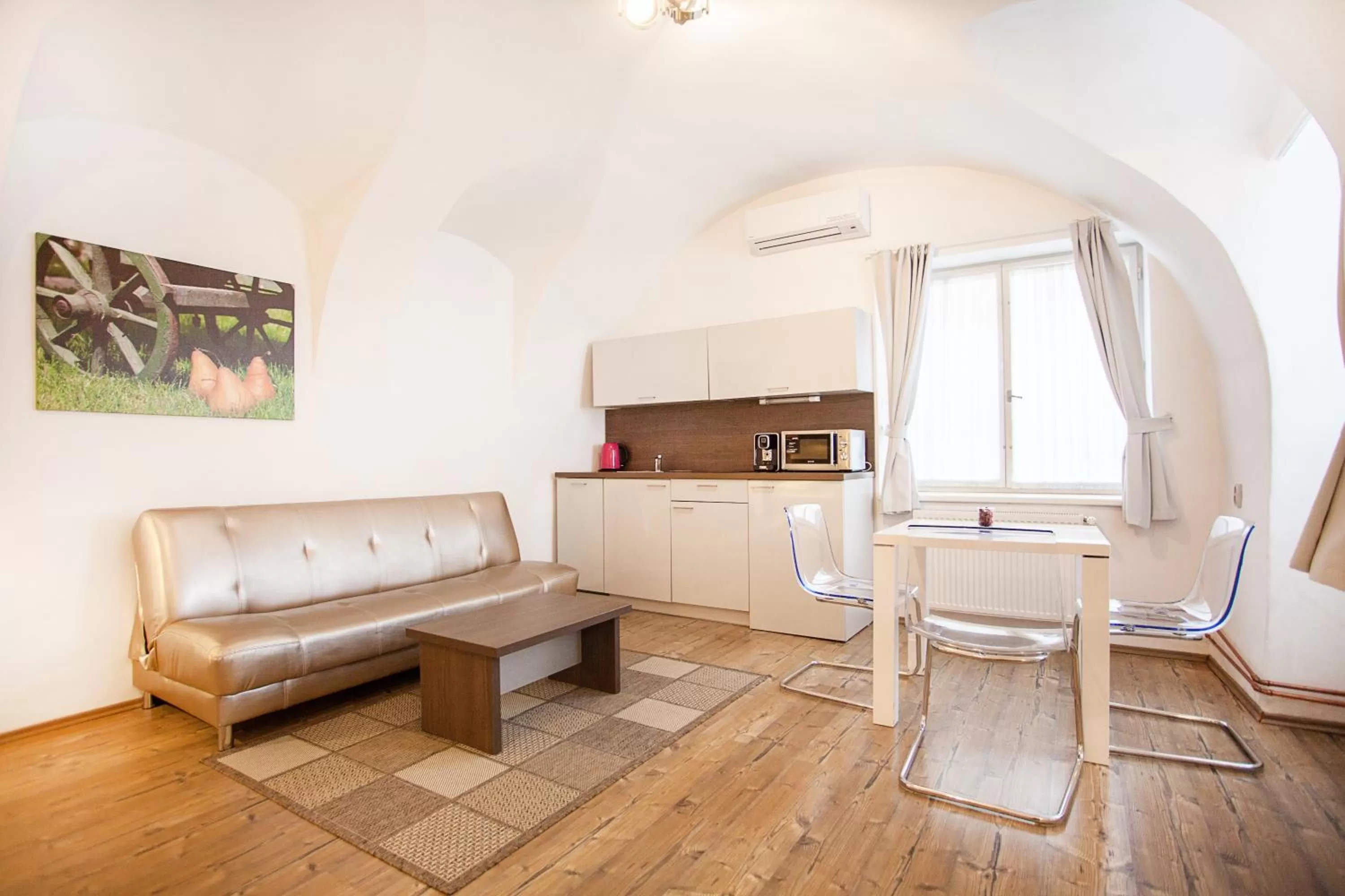 Dining area in Hotel U Tří hrušek suites & apartments