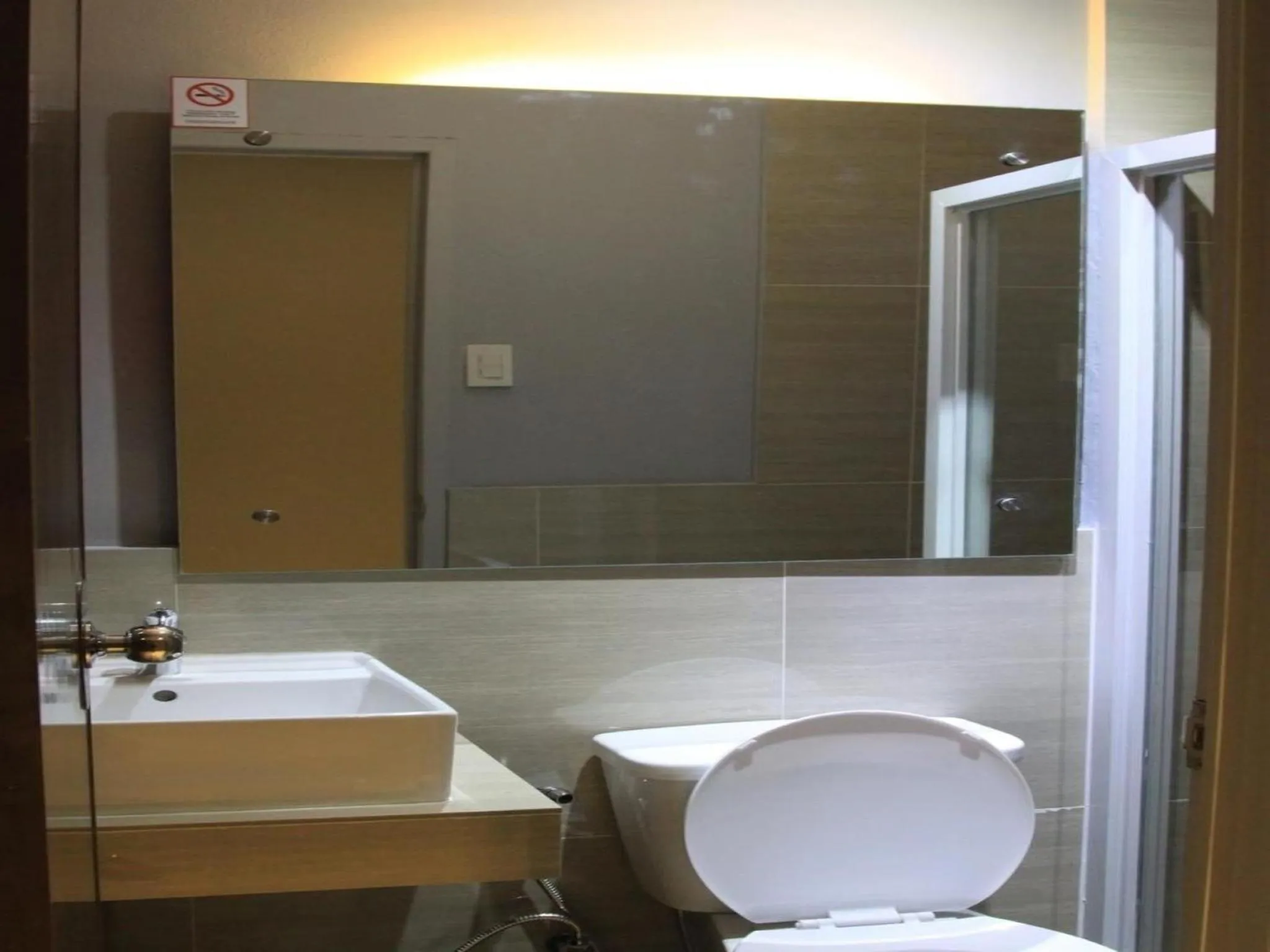 Bathroom in Sumo Asia Hotels - Davao