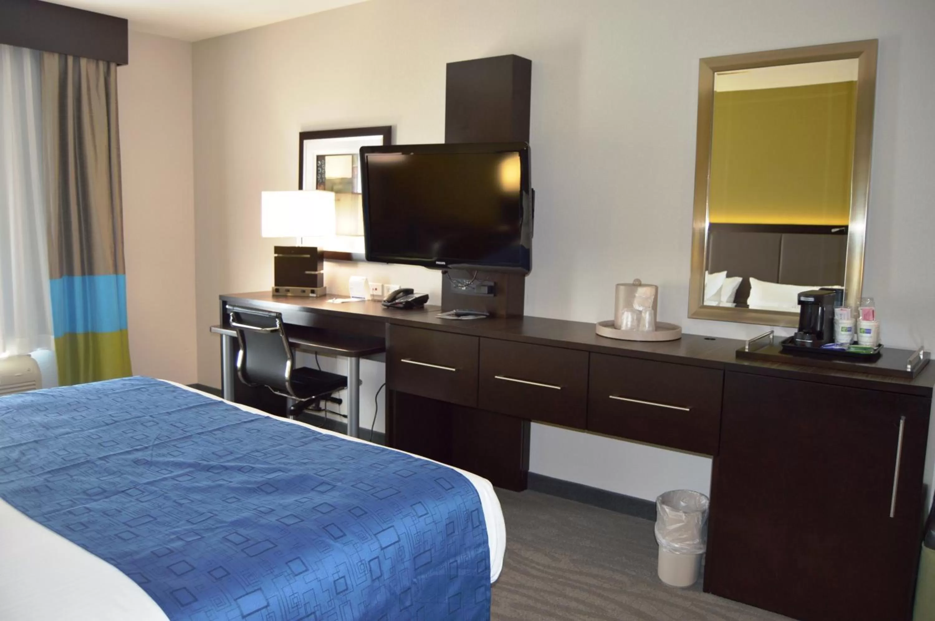 Bedroom, Bed in Holiday Inn Express El Reno by IHG