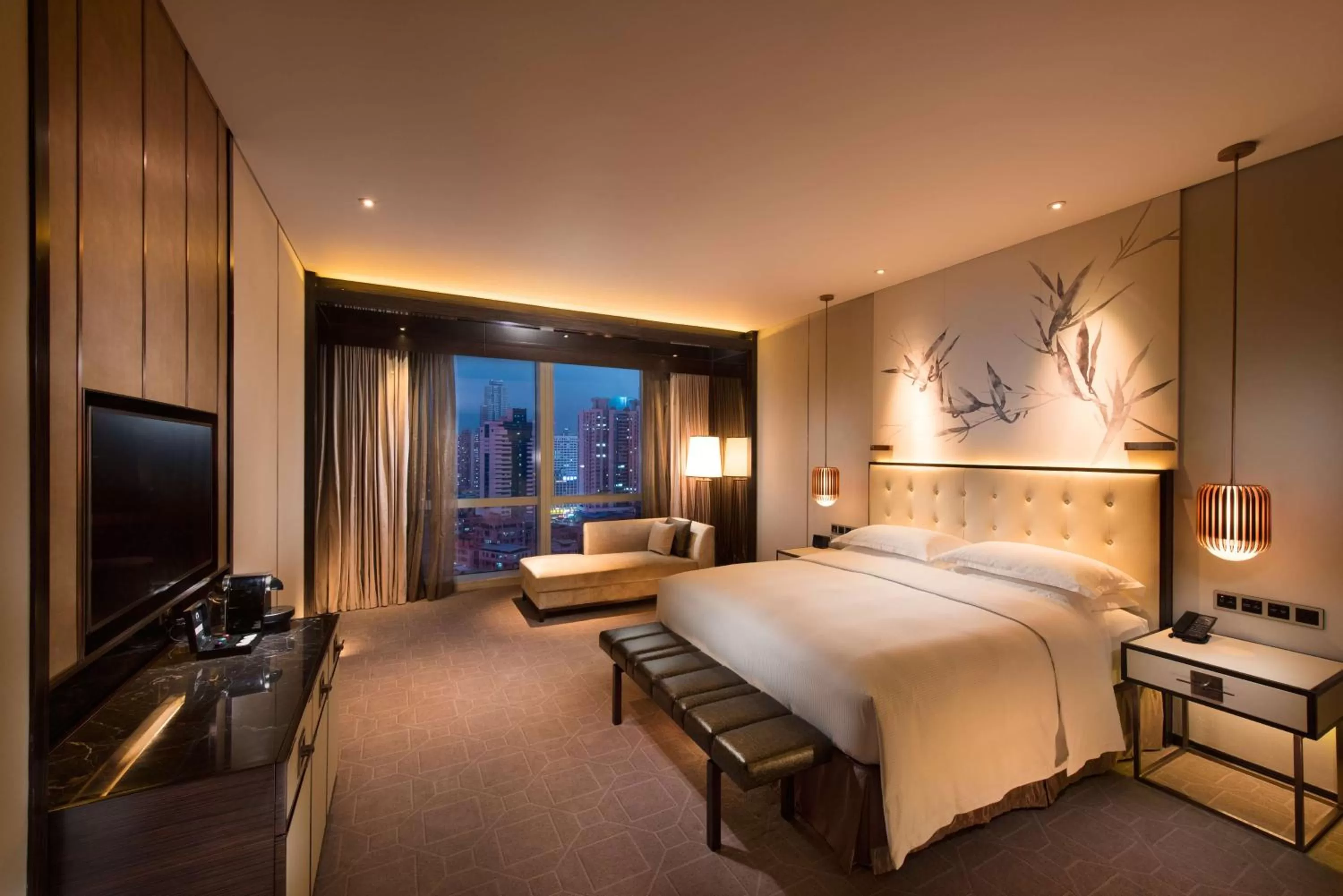 Bedroom, Bed in Hilton Shenzhen Futian, Metro Station at Hotel Front Door, Close to Futian Convention & Exhibition Center