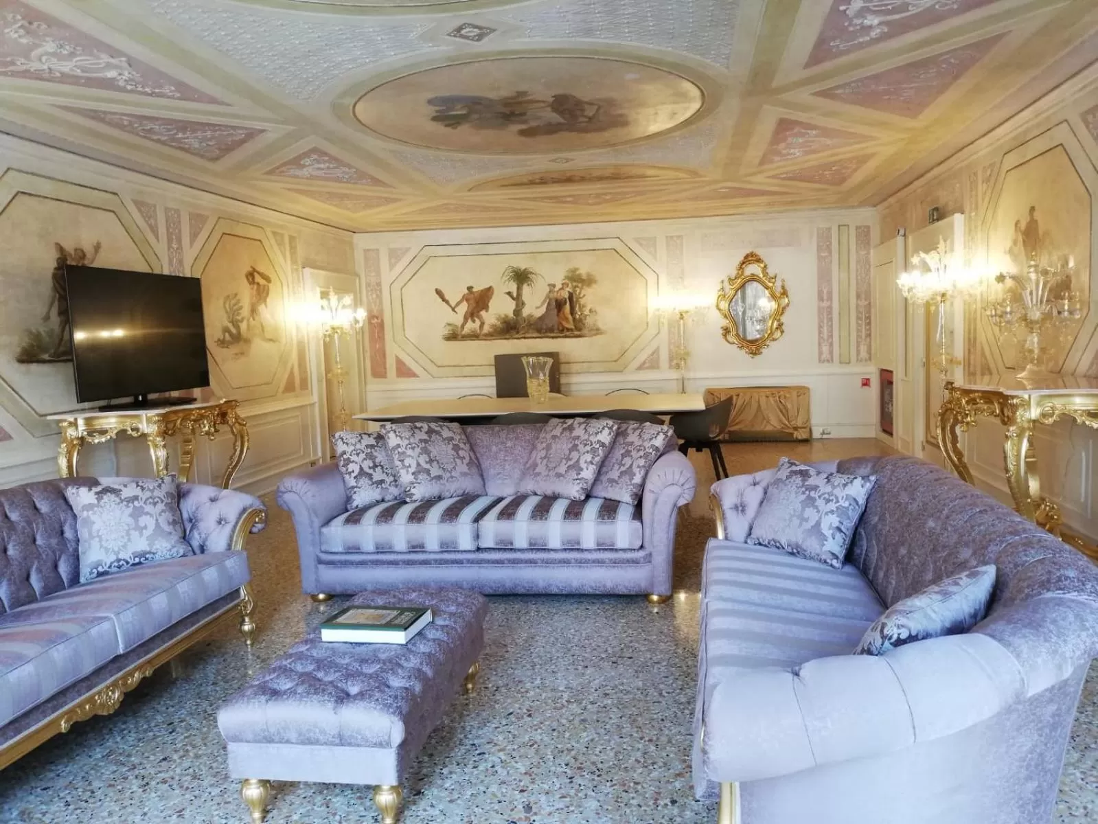 Living room in Ca' Bonfadini Historic Experience