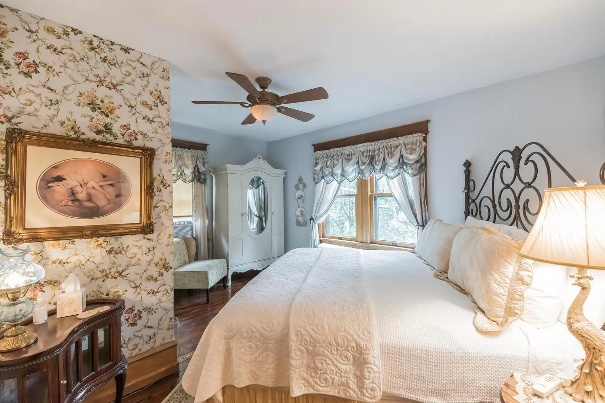 Superior King Room in The Inn on Holly B&B Superior King Room in The Inn on Holly B&B