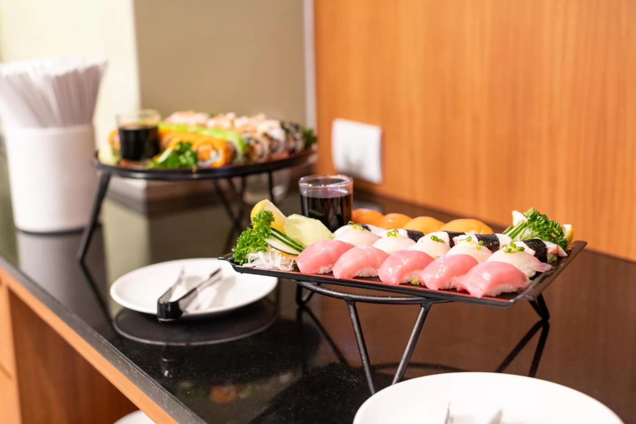 Restaurant/places to eat in S Ratchada Leisure Hotel