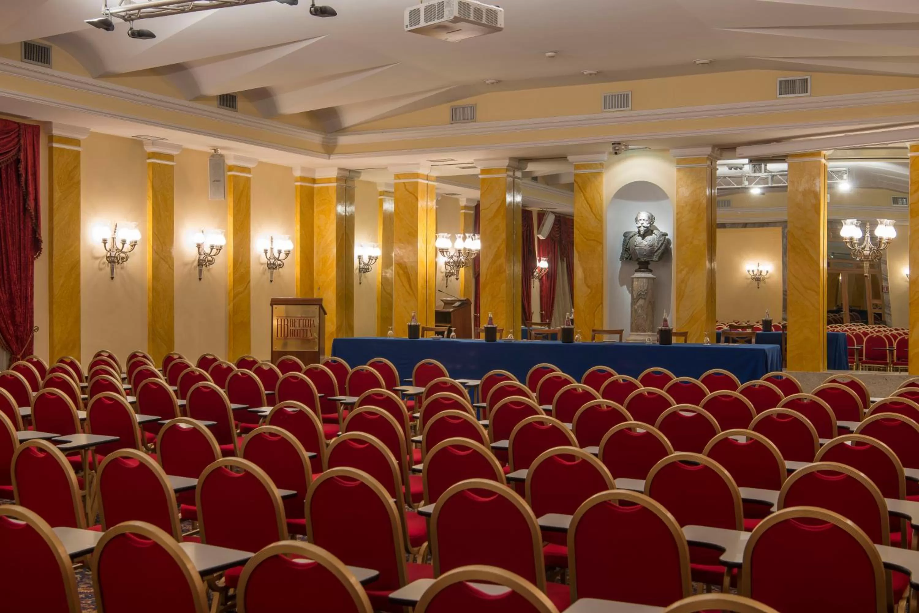 Property building in Bettoja Hotel Massimo d'Azeglio