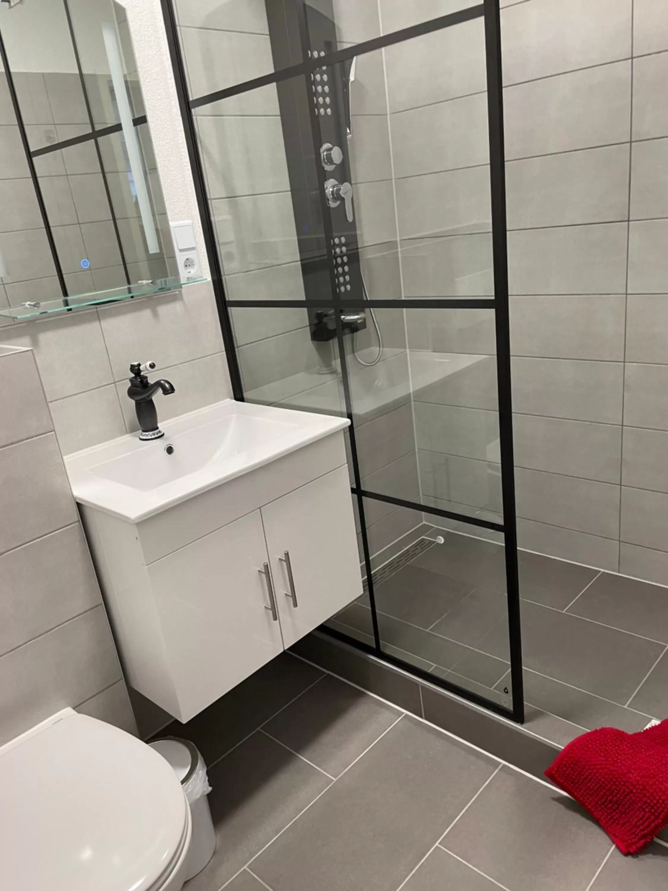 Bathroom in Pension Deichgraf