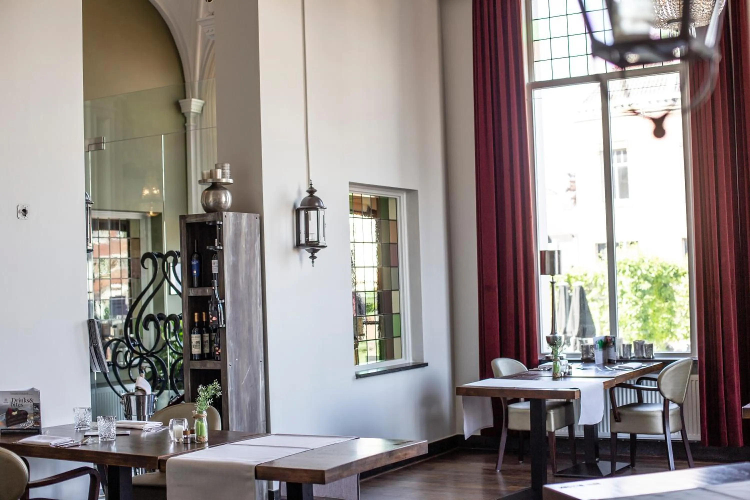 Restaurant/places to eat in Golden Tulip West Ende