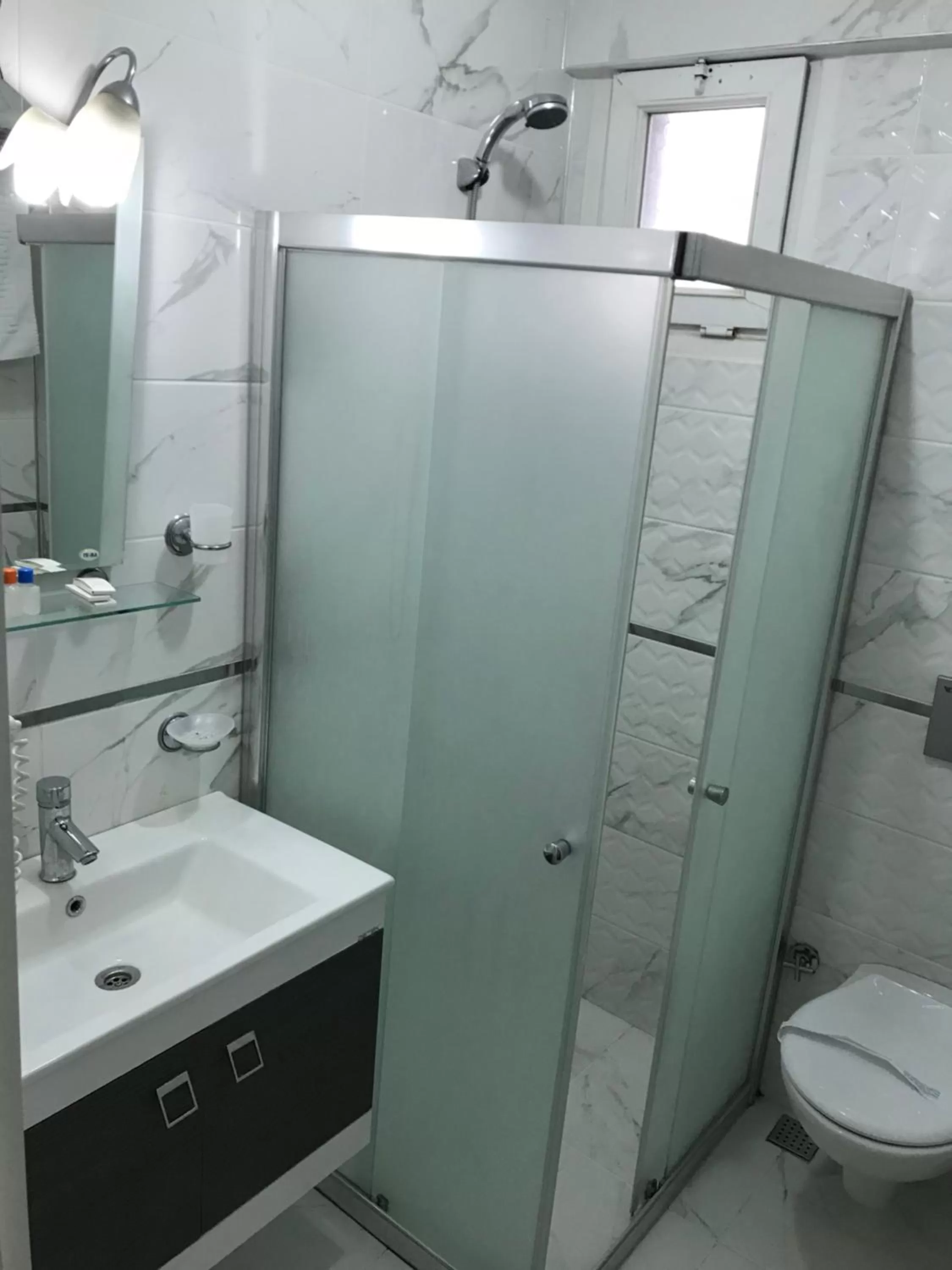 Bathroom in Sakran Hotel