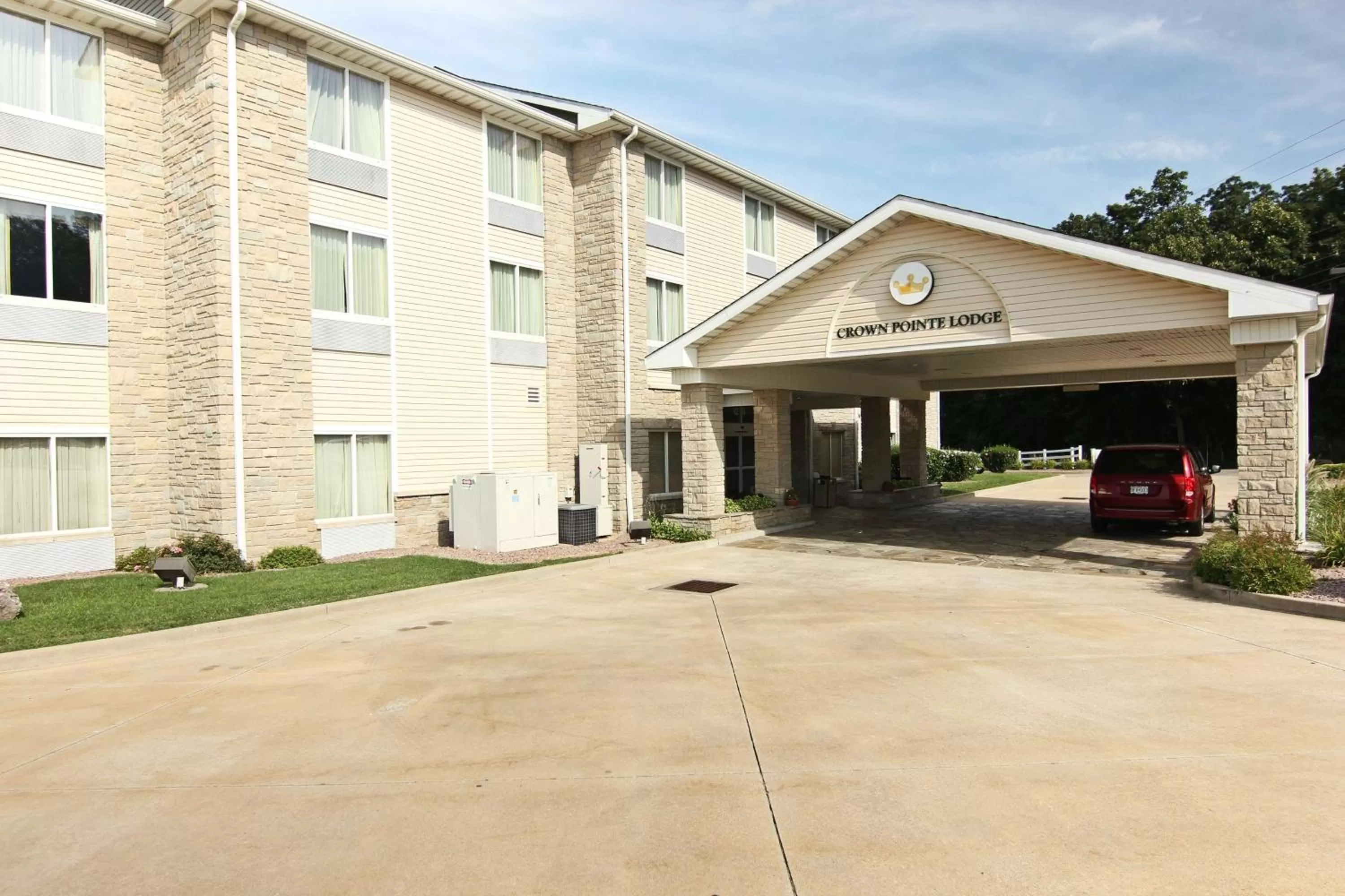 Crown Pointe Lodge; BW Signature Collection