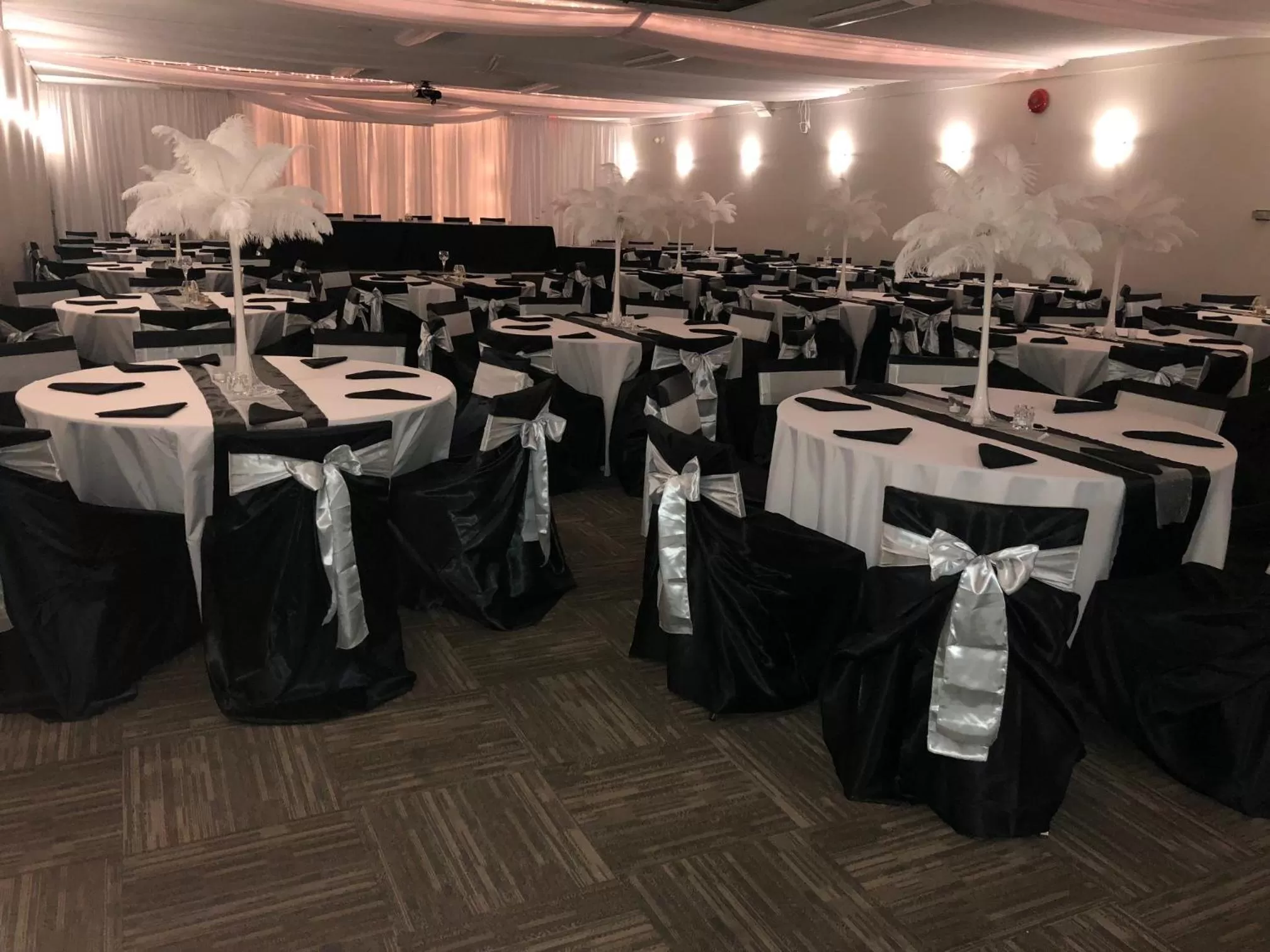 Banquet/Function facilities in Northwood Plaza Hotel