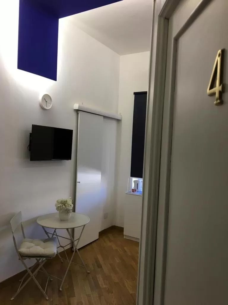 TV/Entertainment Center in Maison Arena Bovio