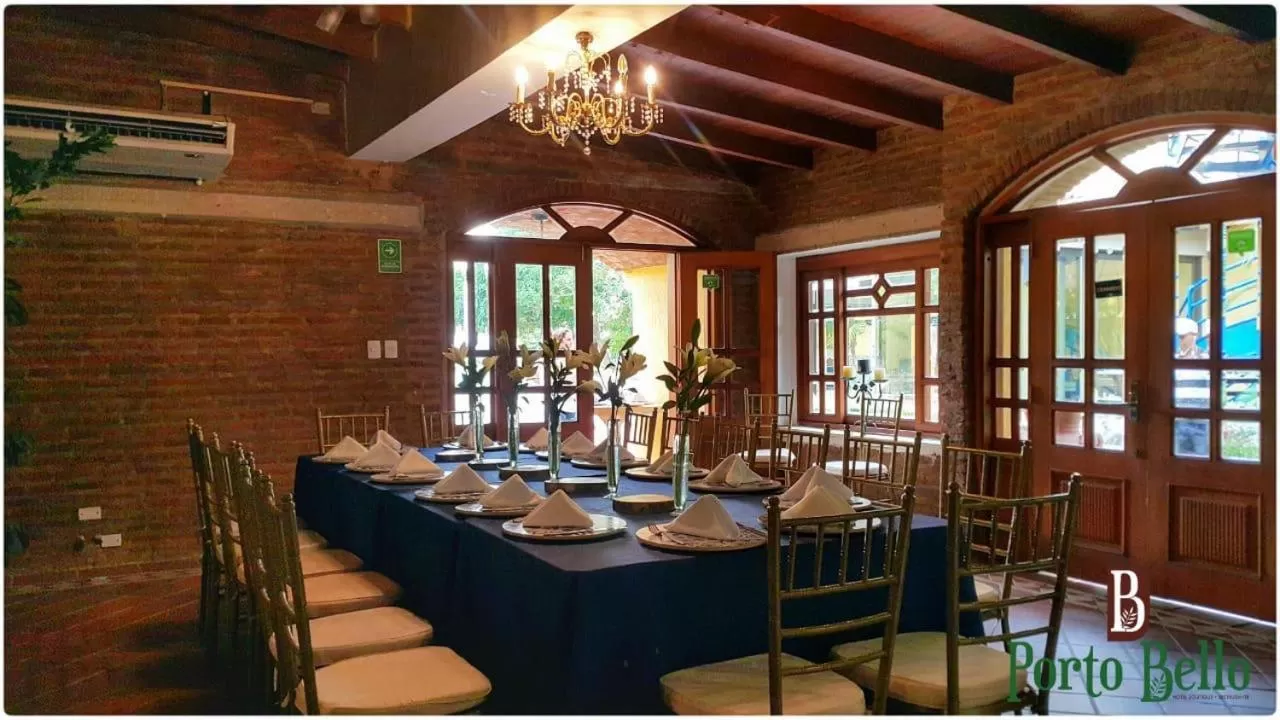Restaurant/places to eat in Porto Bello Hotel Boutique