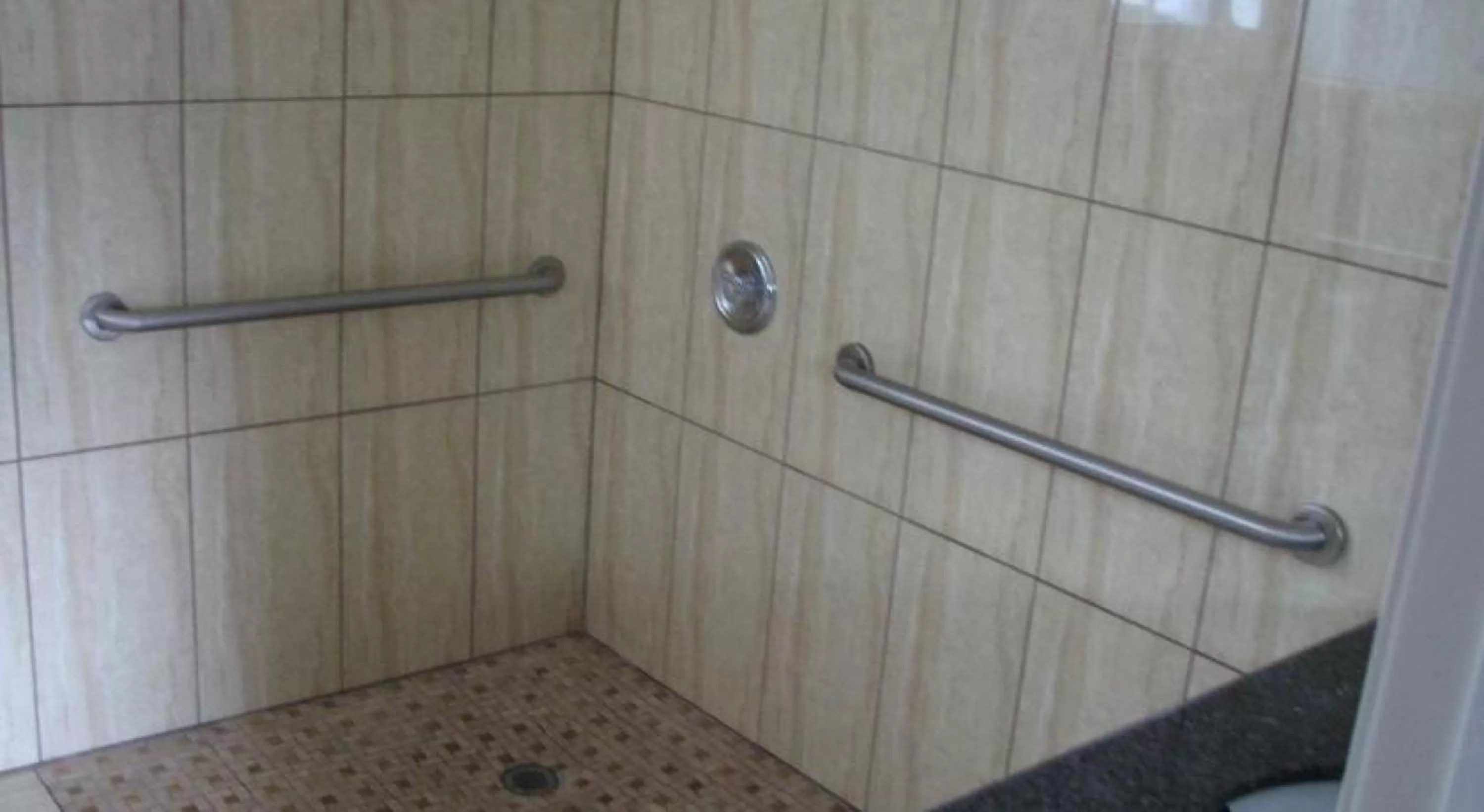 Bathroom in Motel 6 Glendale CA Pasadena Burbank Los Angeles