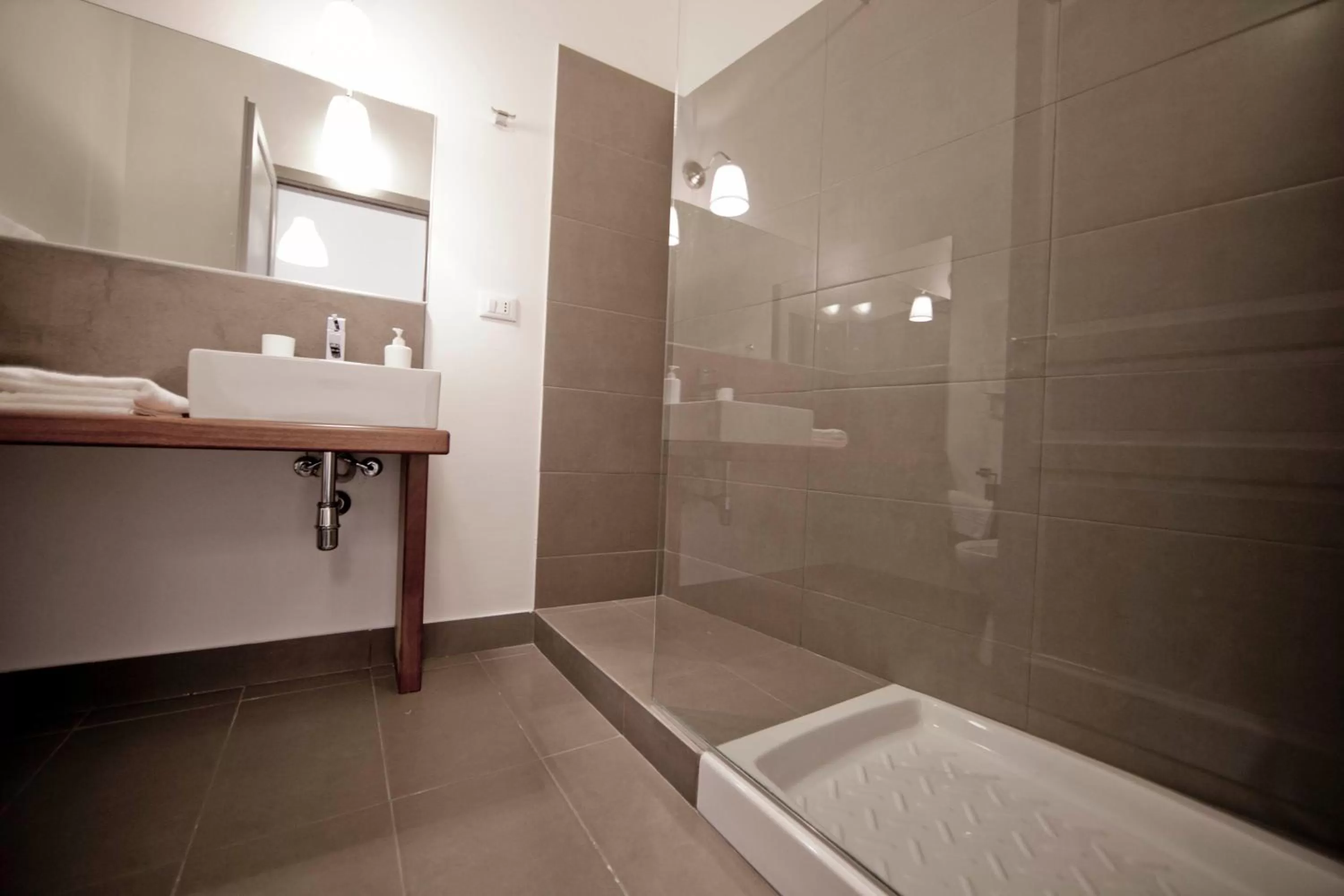 Shower in B&B Barone Sieri Pepoli