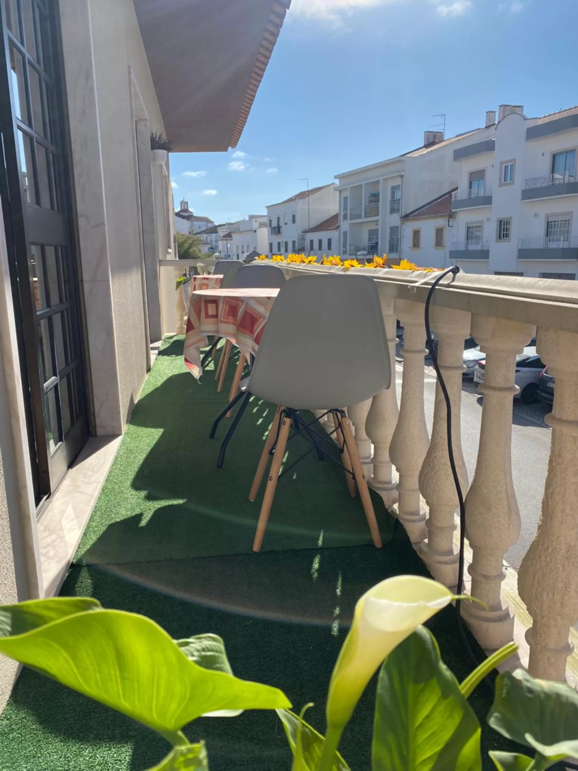 Communal lounge/ TV room in Spray B&B Sitio in Nazare Mini bar, European style