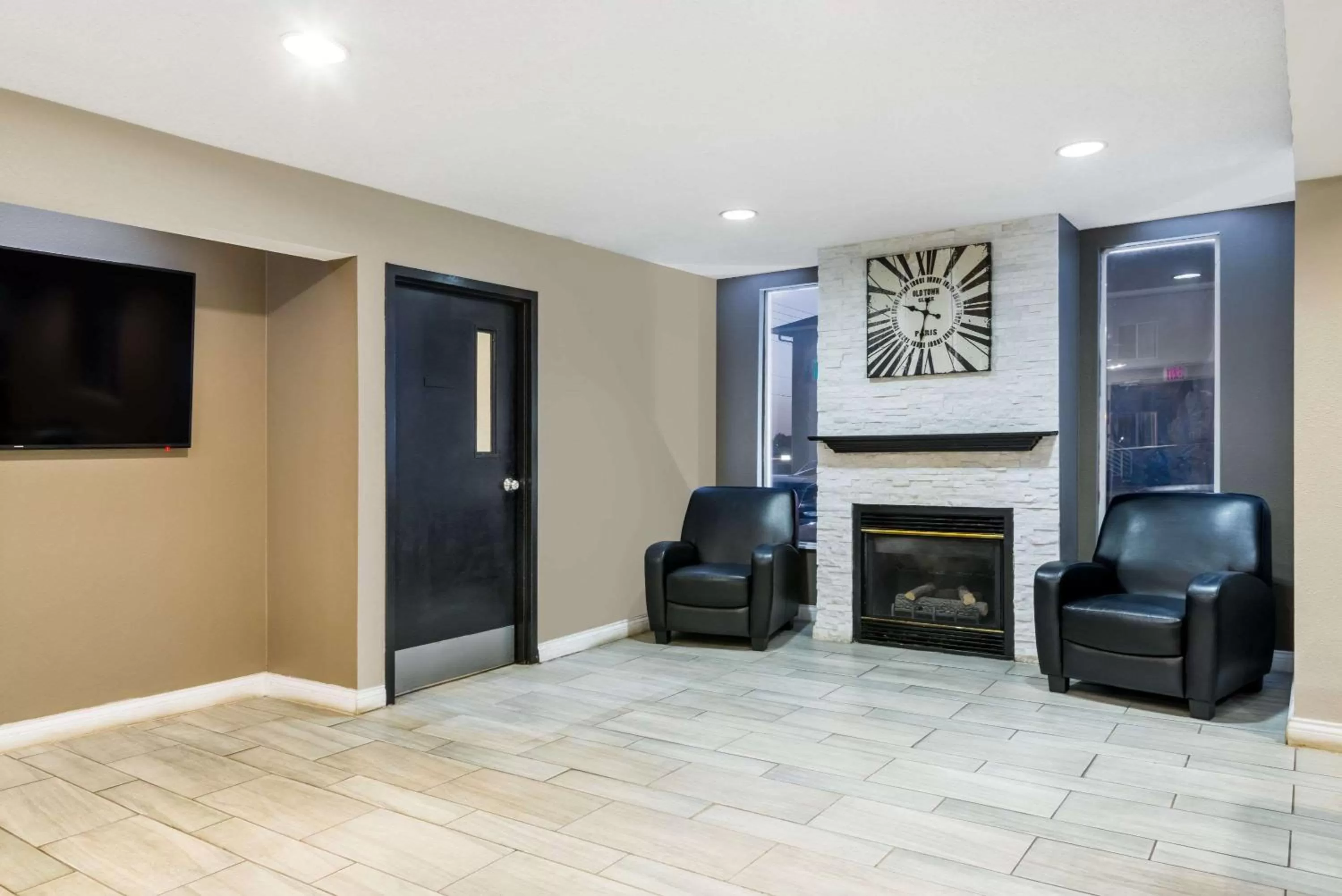 Lobby or reception in Super 8 by Wyndham Indianapolis/NE/Castleton Area