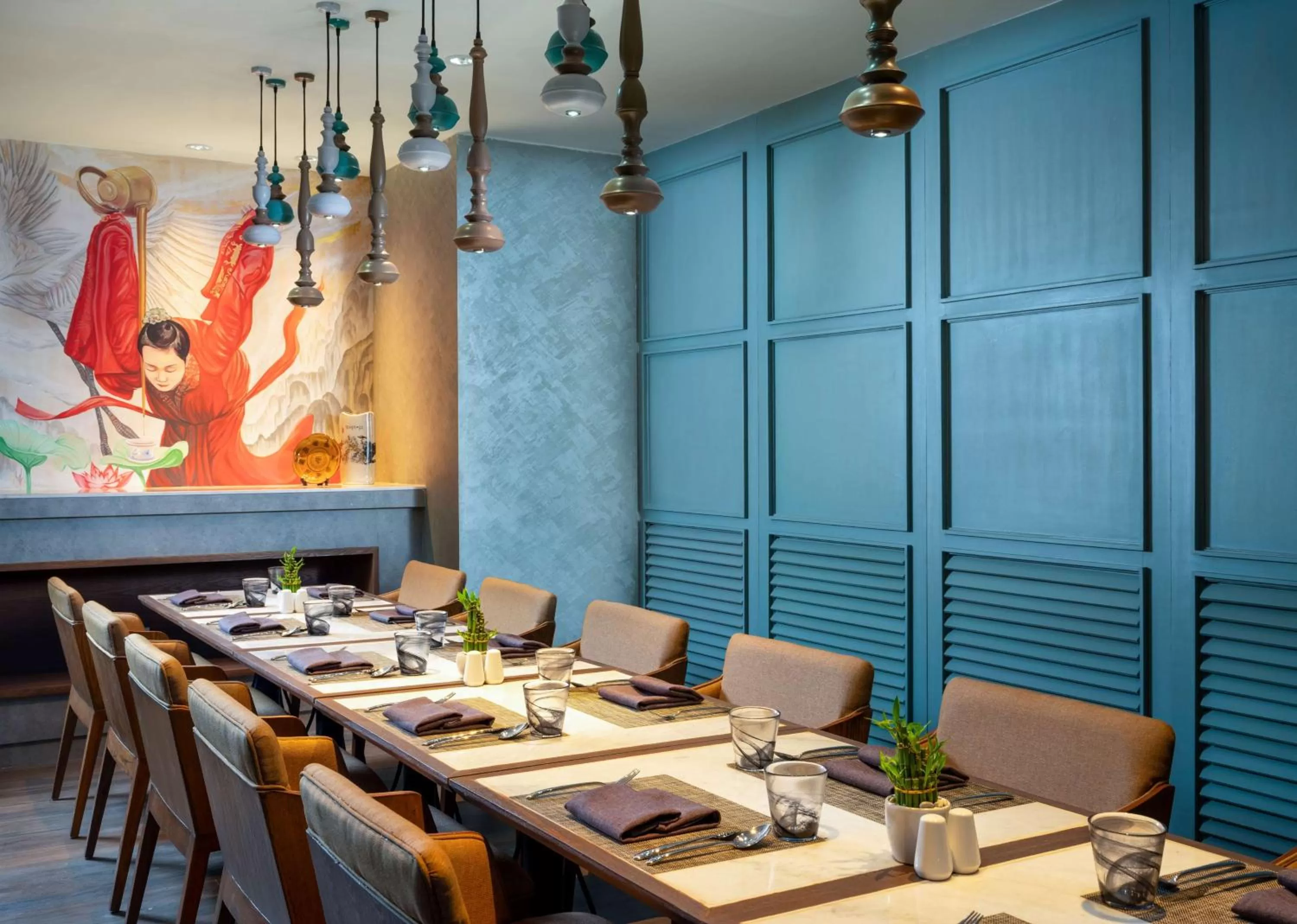 Restaurant/places to eat in DoubleTree by Hilton Surabaya