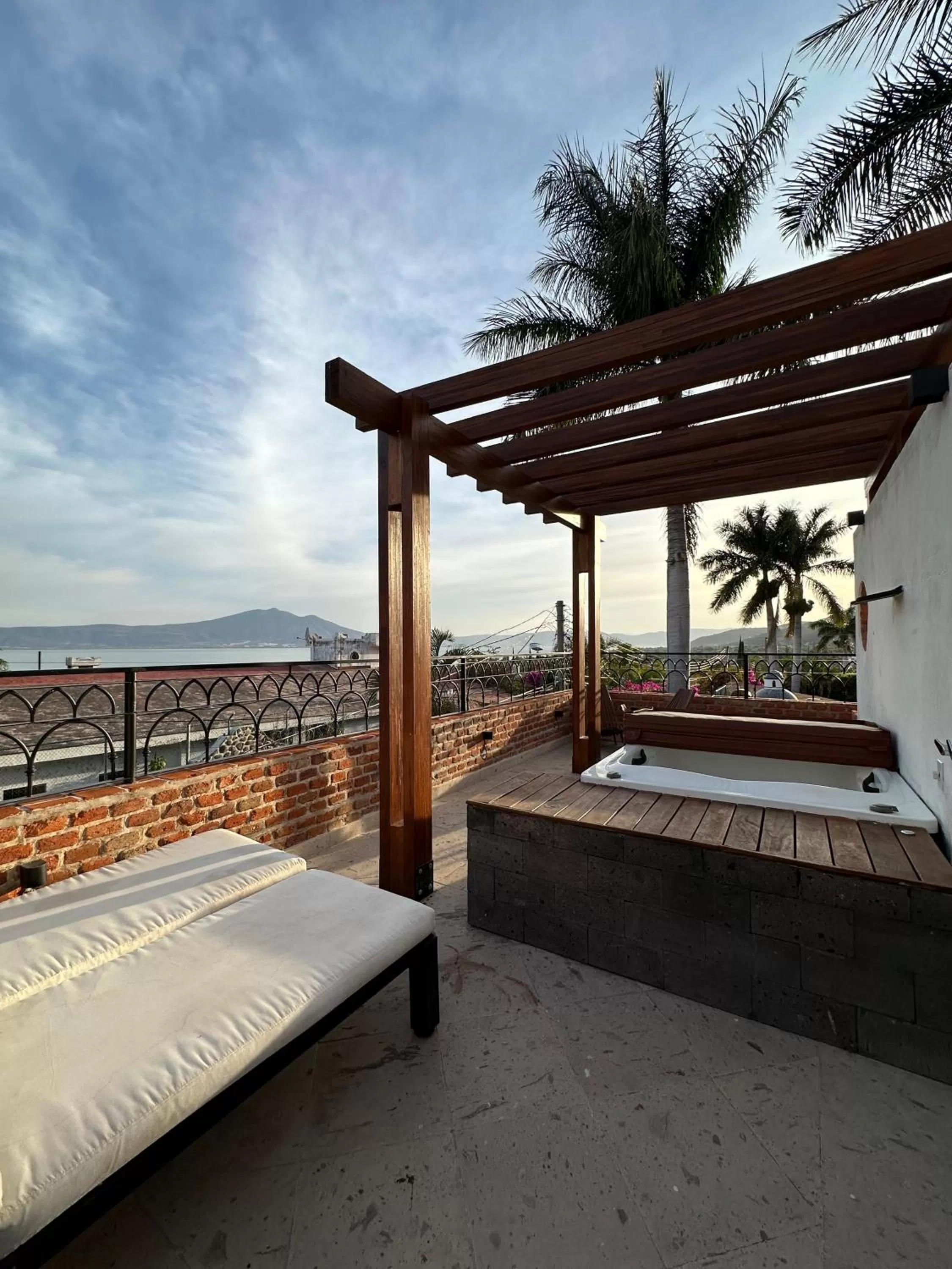 Bed in Hotel Lindo Ajijic Bed & Breakfast